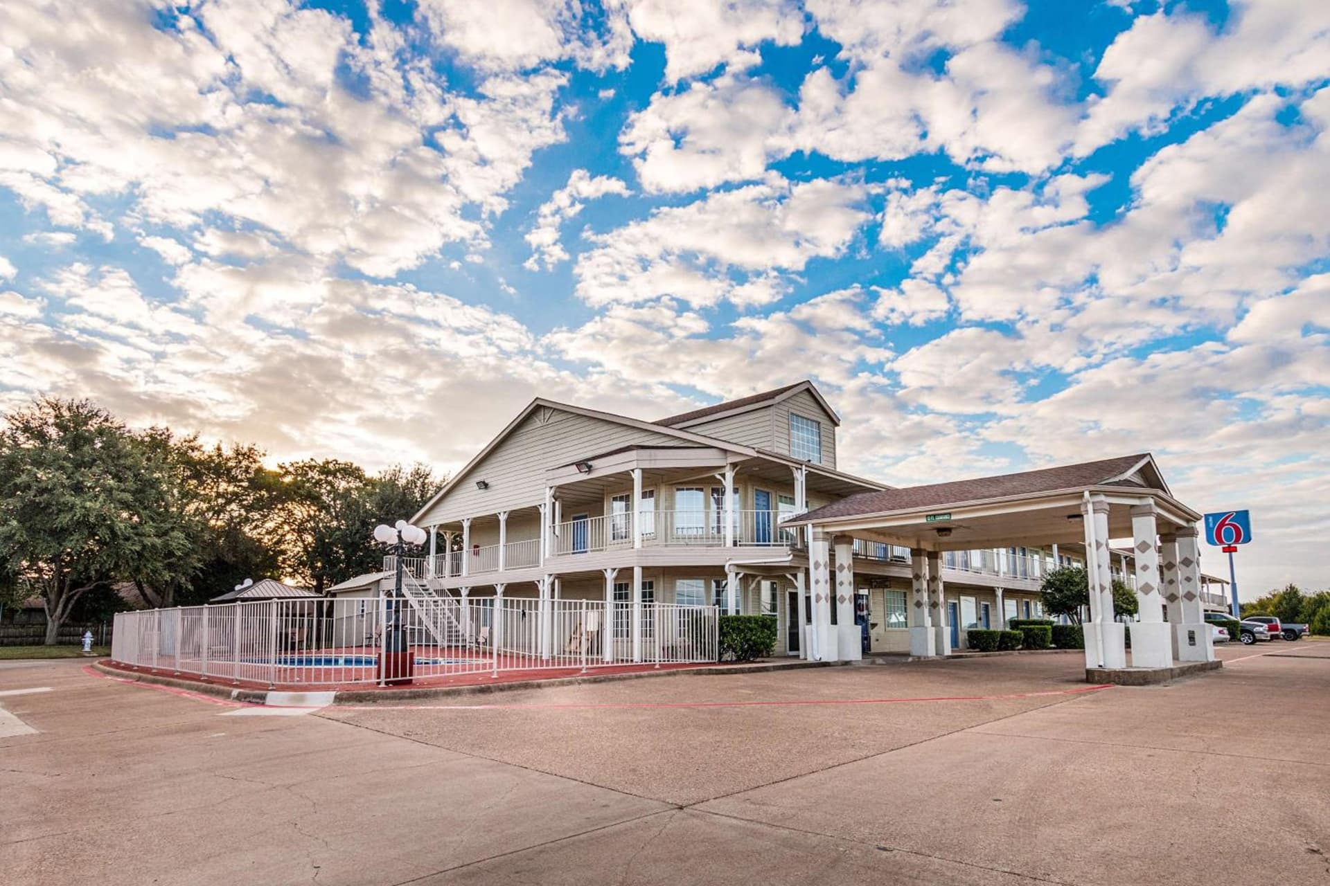 Motel 6-Waxahachie, TX property views in Waxahachie, TX — gallery photo 3