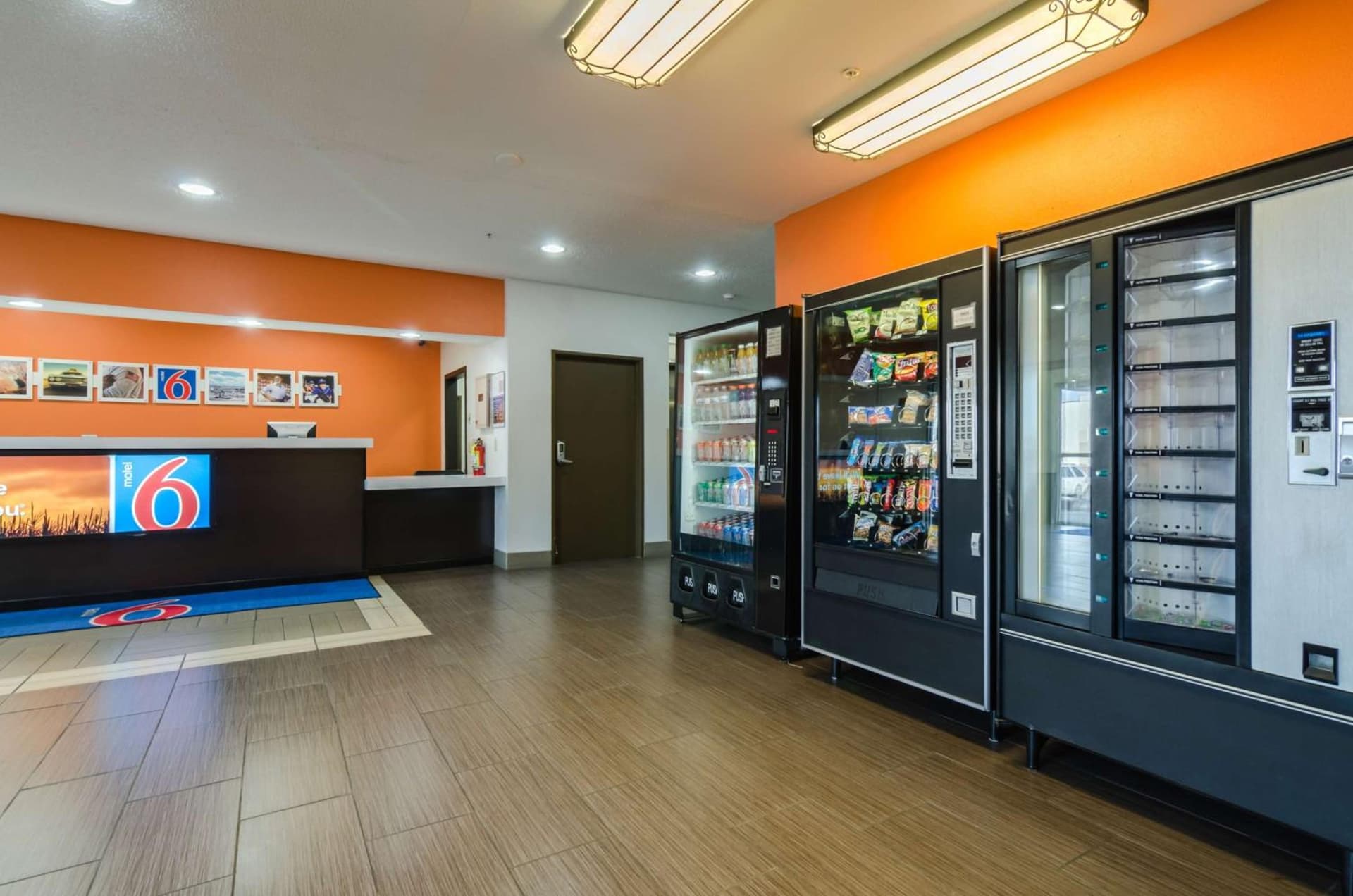 Motel 6-Lincoln, NE interior in Lincoln, NE — gallery photo 2