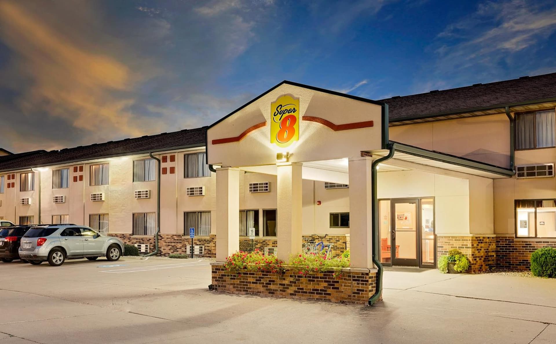 Super 8 by Wyndham St. James property views in Saint James, MN — gallery photo 3