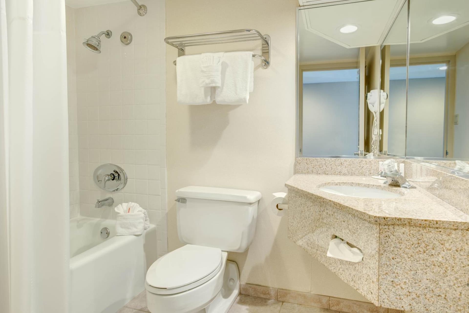 Days Hotel by Wyndham Toms River Jersey Shore gallery photo in Toms River — image 14