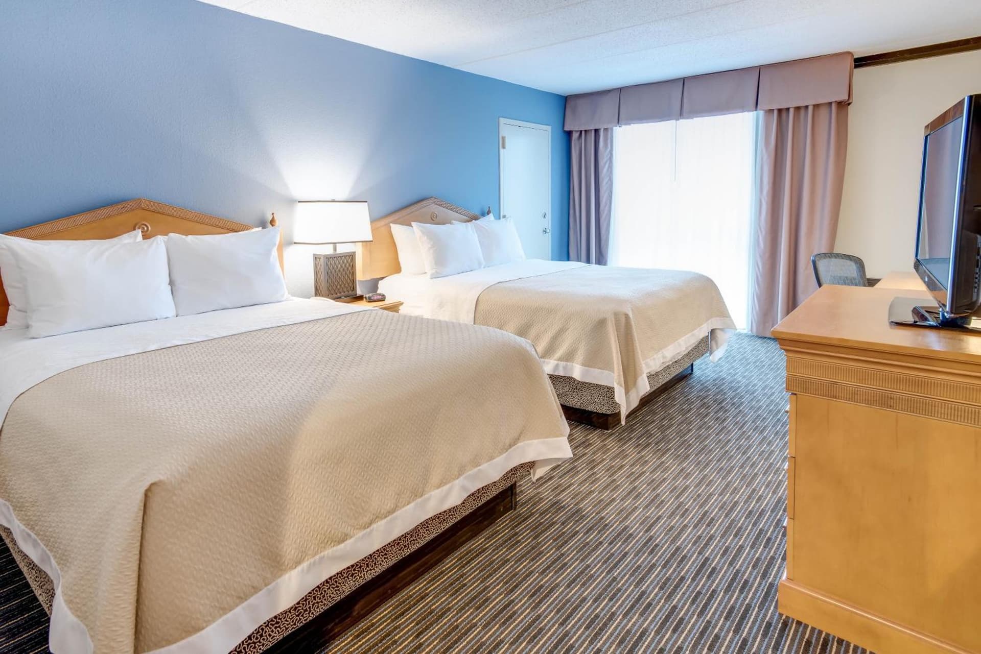 Days Hotel by Wyndham Toms River Jersey Shore interior in Toms River — gallery photo 2