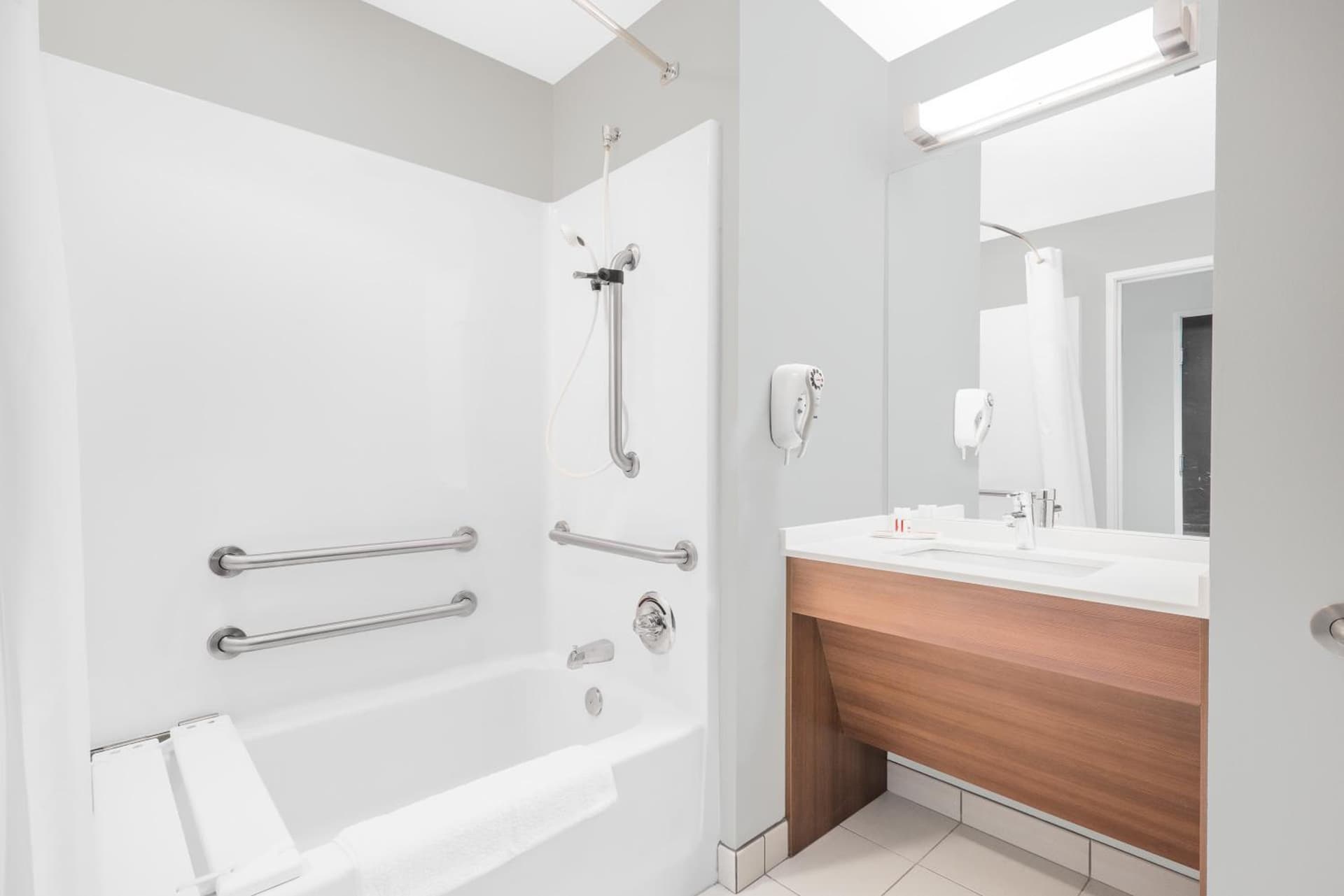 Microtel Inn & Suites by Wyndham Binghamton gallery photo in Binghamton, NY — image 31