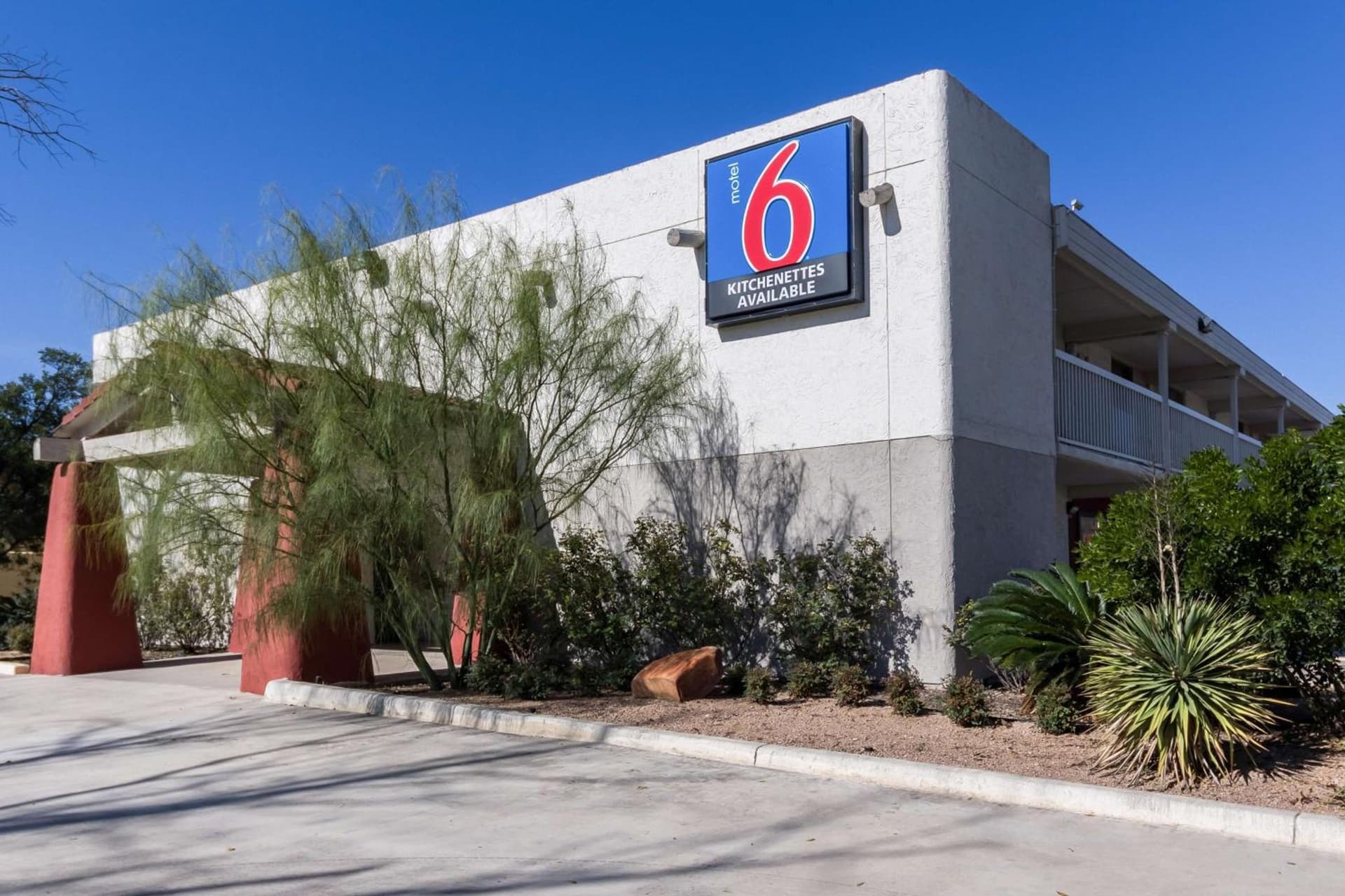 Motel 6-Uvalde, TX — hotel in Uvalde, Texas