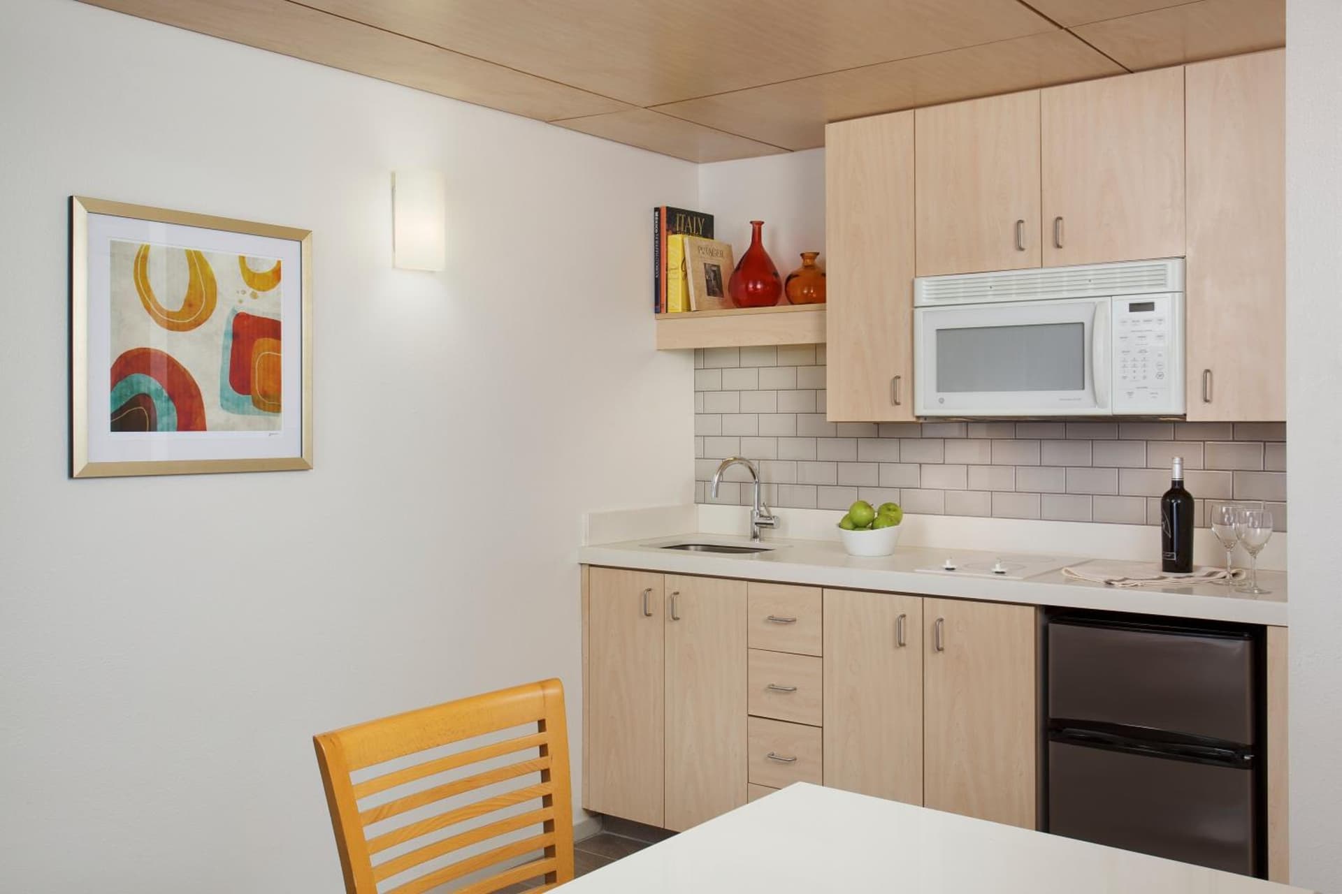 Corporate Inn Sunnyvale - All-Suite Hotel interior in Sunnyvale, CA — gallery photo 2