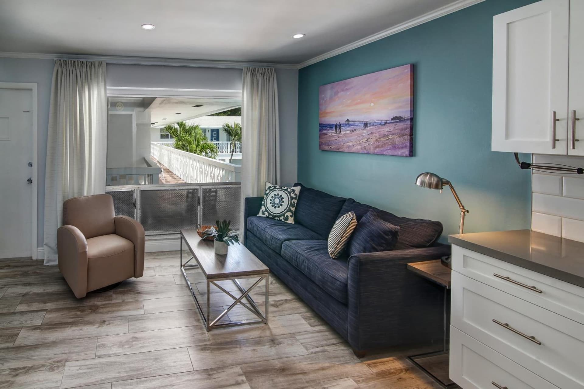 May-Dee Suites in Florida gallery photo in Hollywood, FL — image 32
