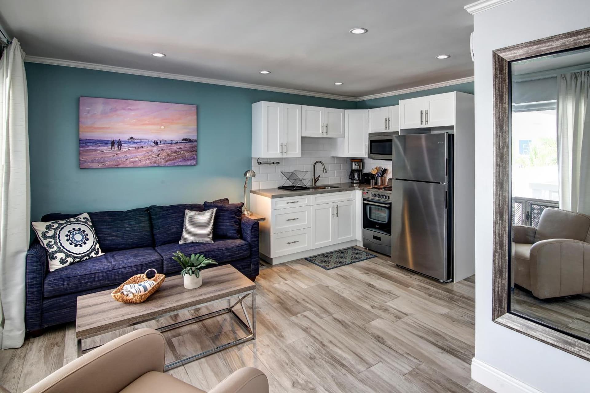 May-Dee Suites in Florida gallery photo in Hollywood, FL — image 31