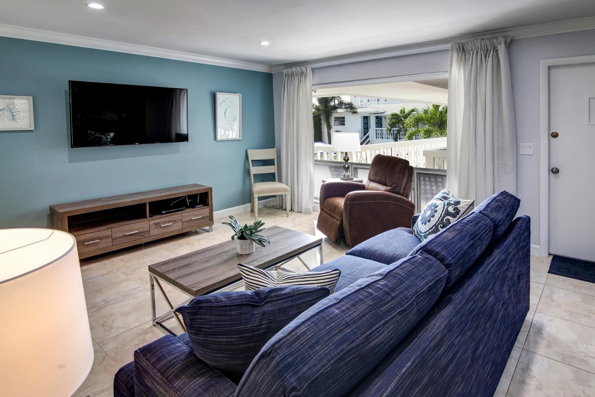 May-Dee Suites in Florida gallery photo in Hollywood, FL — image 21
