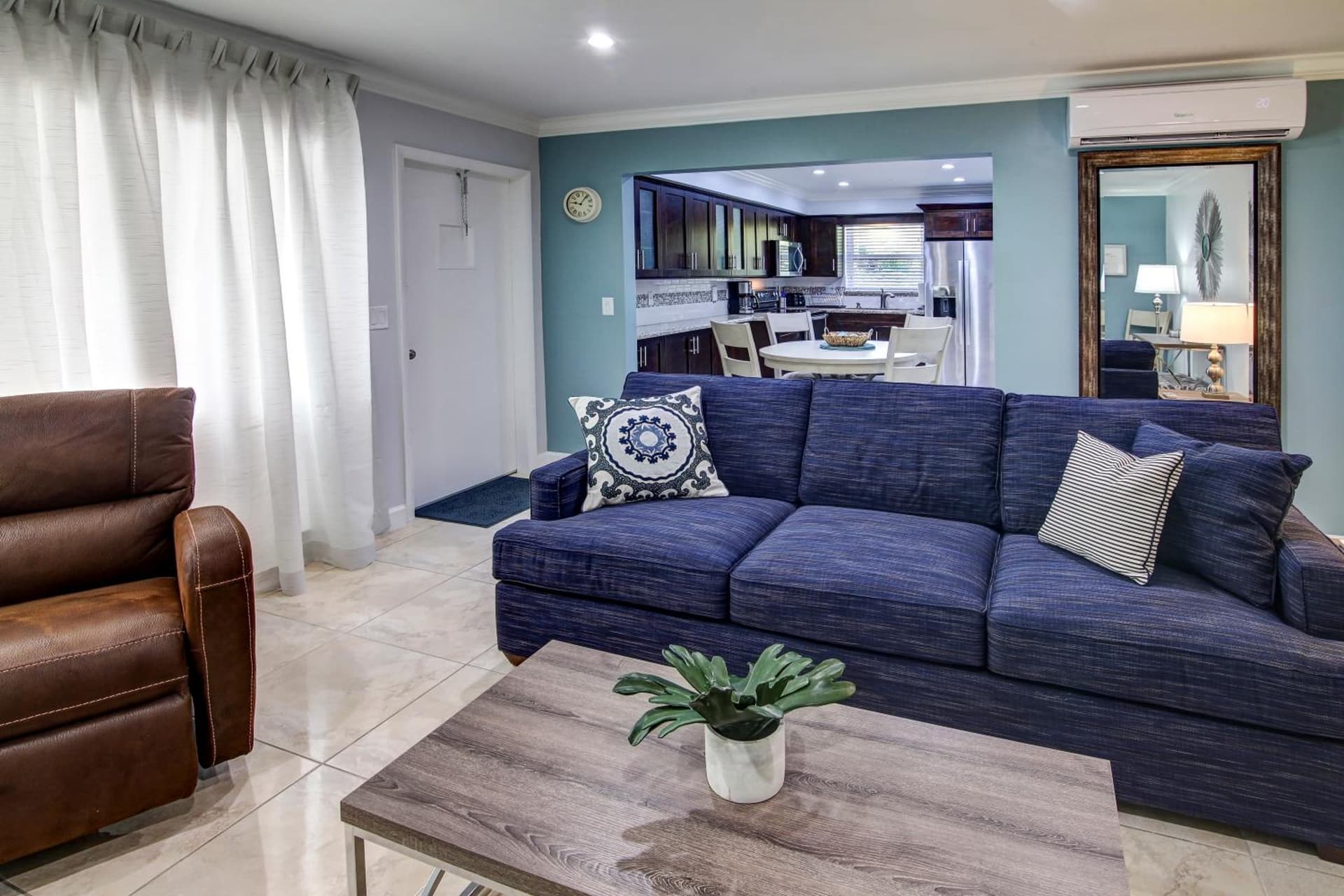 May-Dee Suites in Florida gallery photo in Hollywood, FL — image 45