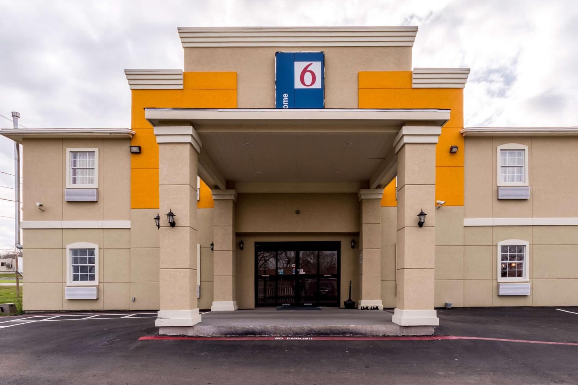 Motel 6-Jourdanton, TX property views in Jourdanton, TX — gallery photo 3