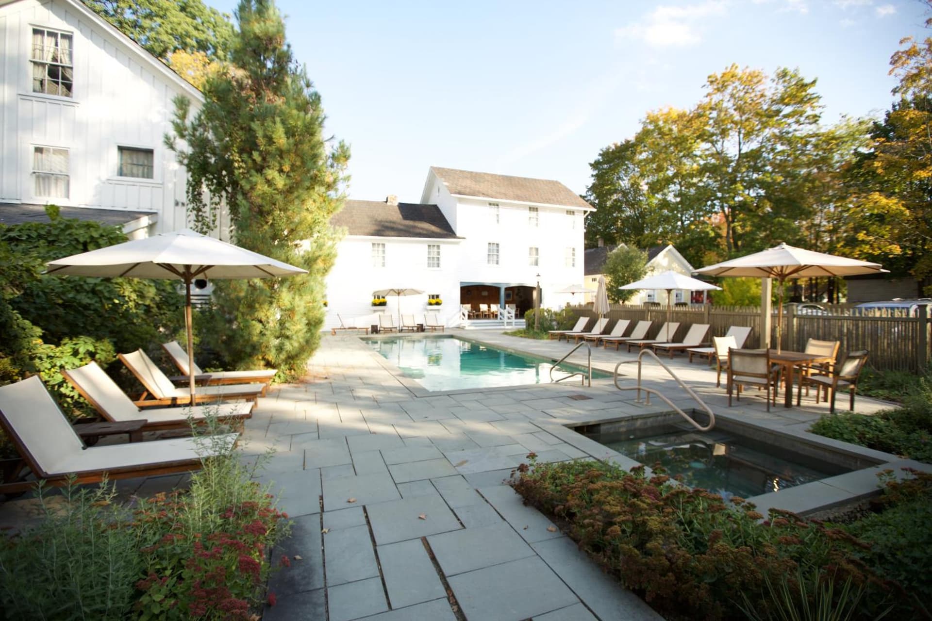 The Red Lion Inn property views in Stockbridge — gallery photo 3
