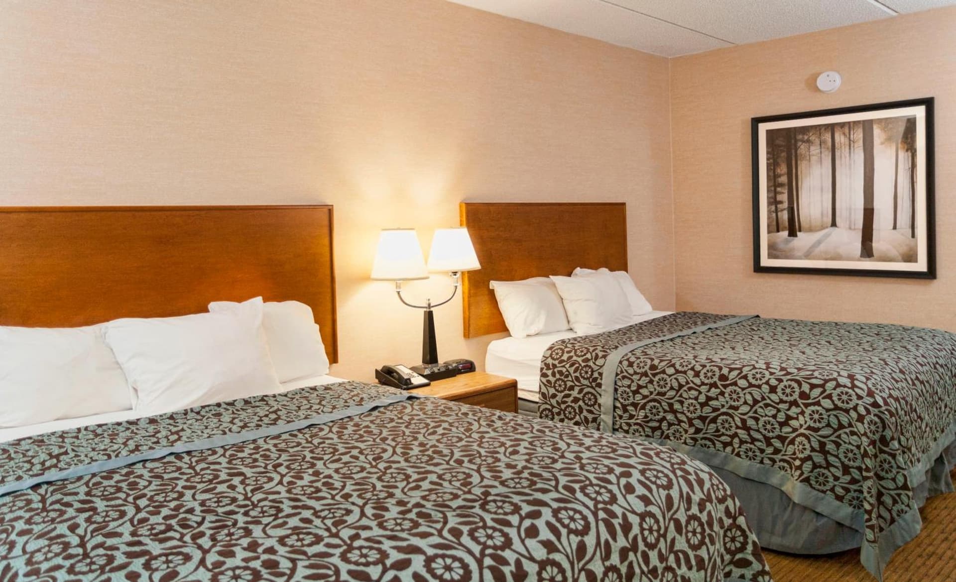 Days Inn by Wyndham Duluth Lakewalk gallery photo in Duluth, MN — image 21