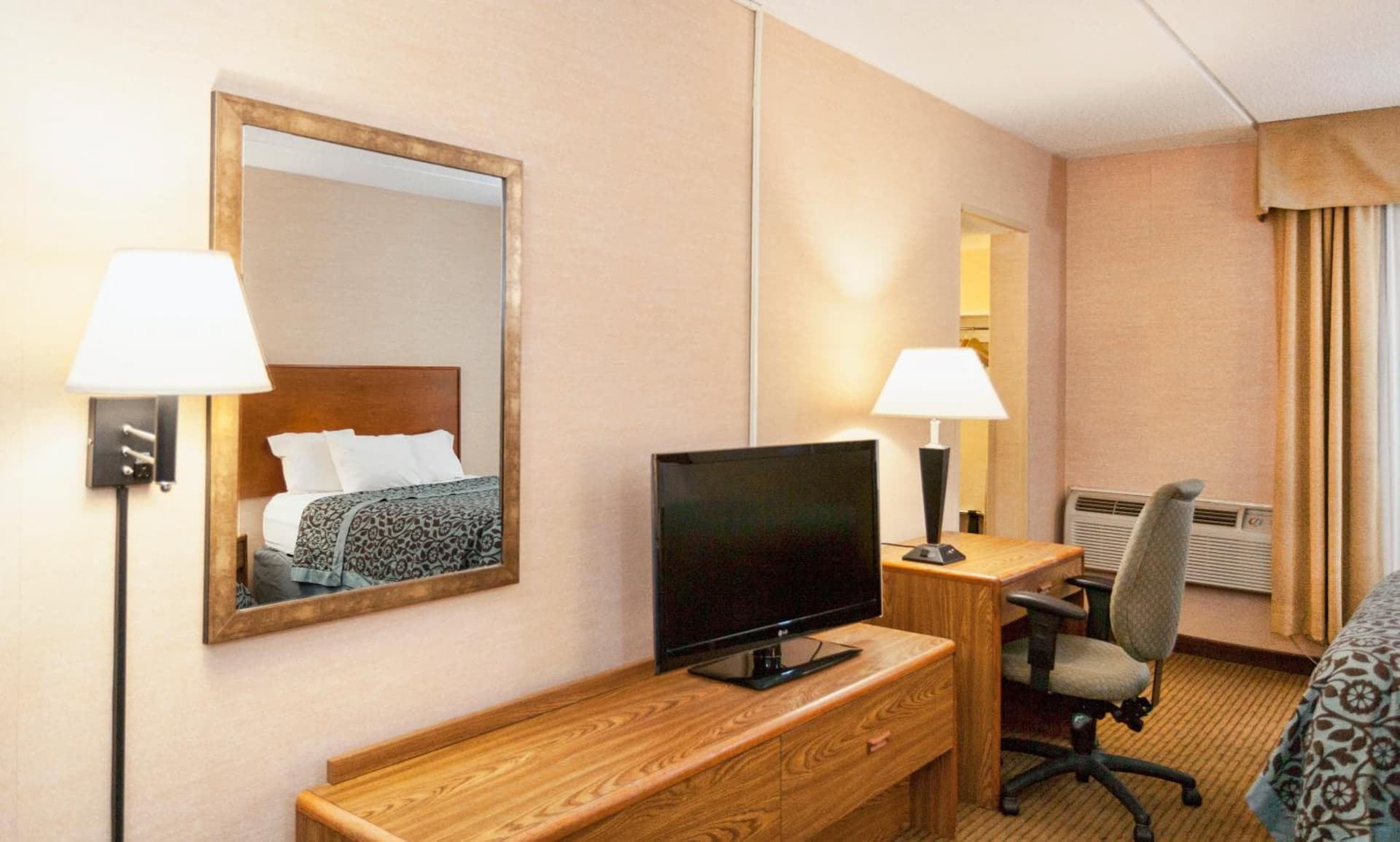 Days Inn by Wyndham Duluth Lakewalk gallery photo in Duluth, MN — image 15