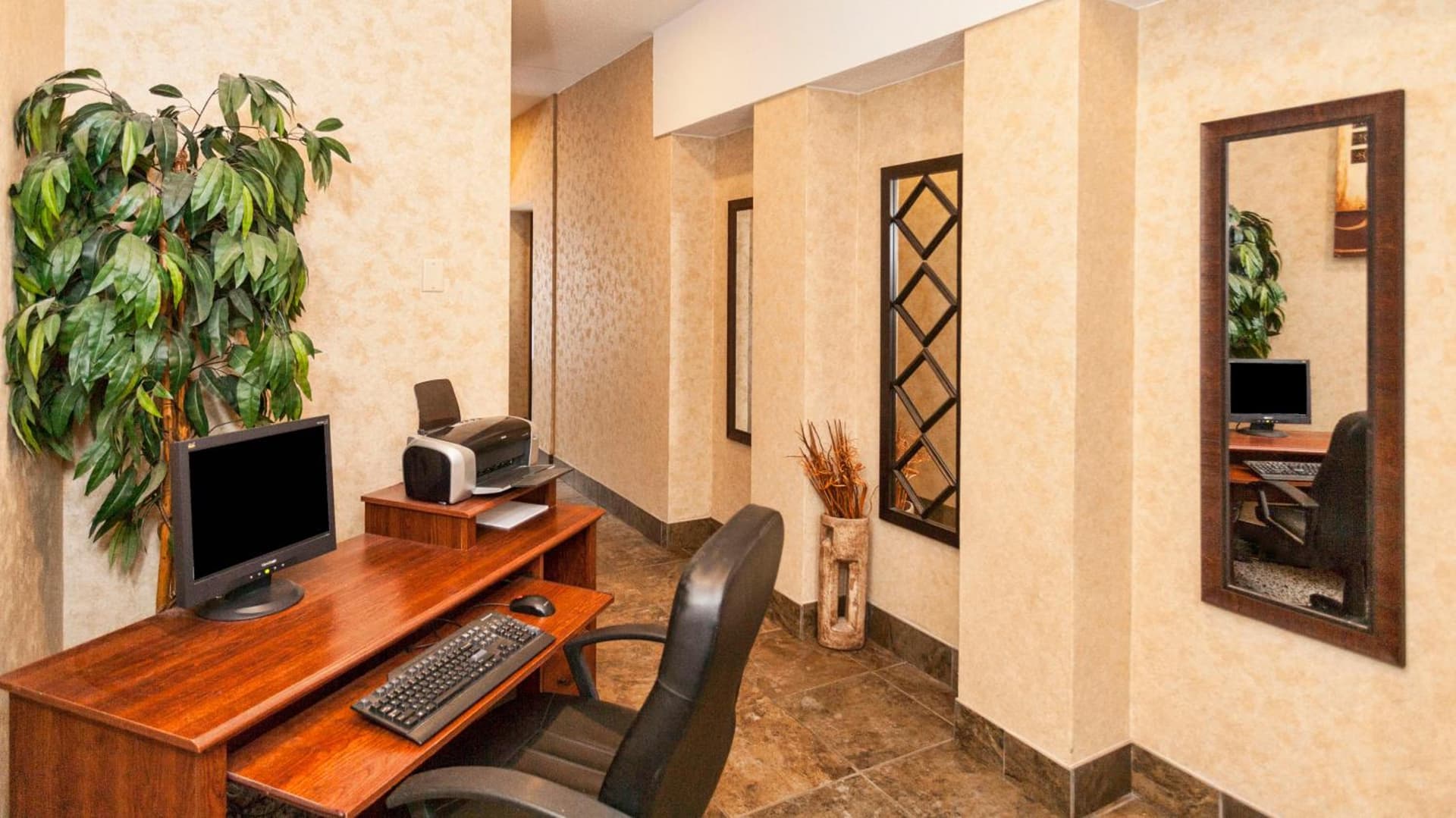 Days Inn by Wyndham Duluth Lakewalk gallery photo in Duluth, MN — image 31