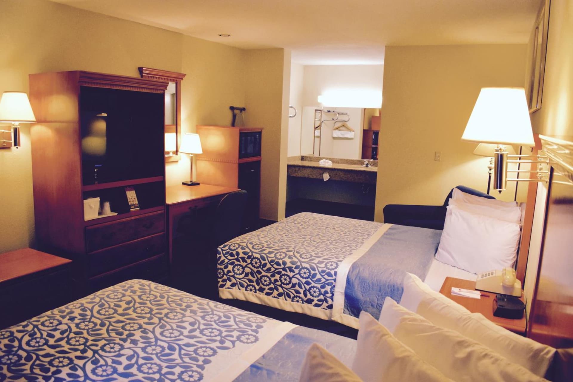 Days Inn by Wyndham Anaheim Near the Park gallery photo in Anaheim, CA — image 18