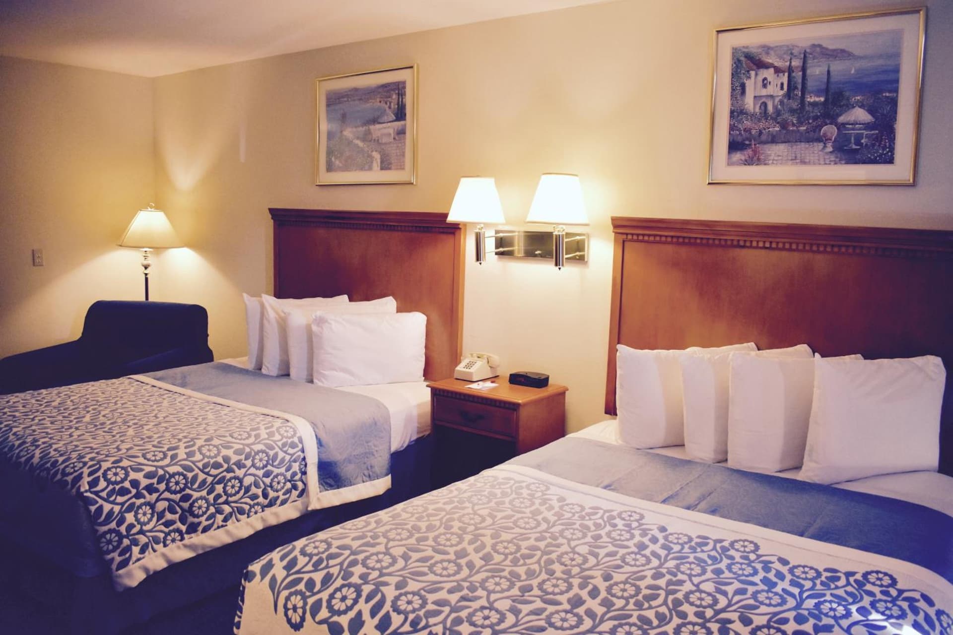 Days Inn by Wyndham Anaheim Near the Park gallery photo in Anaheim, CA — image 8