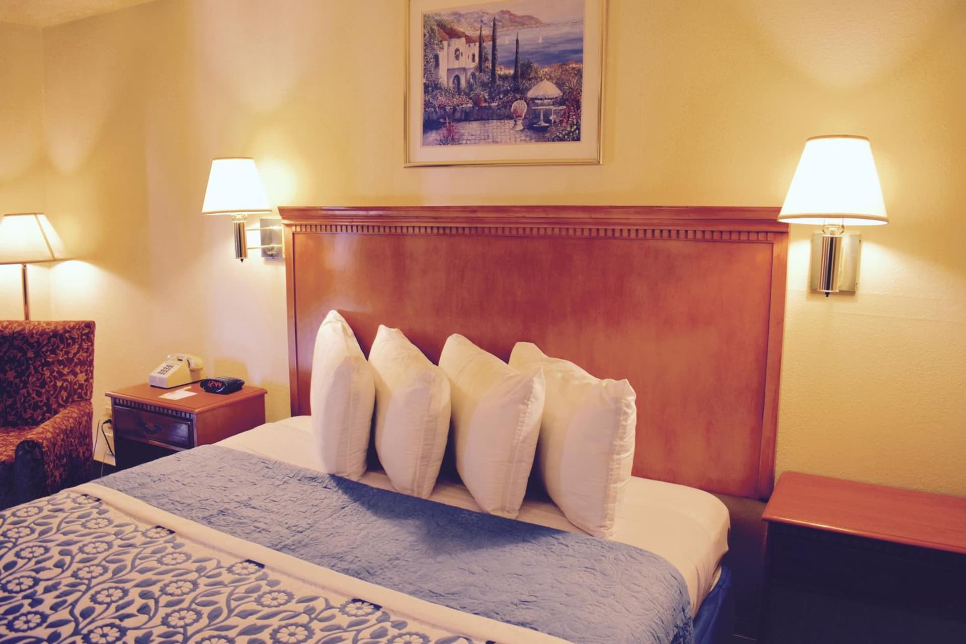 Days Inn by Wyndham Anaheim Near the Park gallery photo in Anaheim, CA — image 29