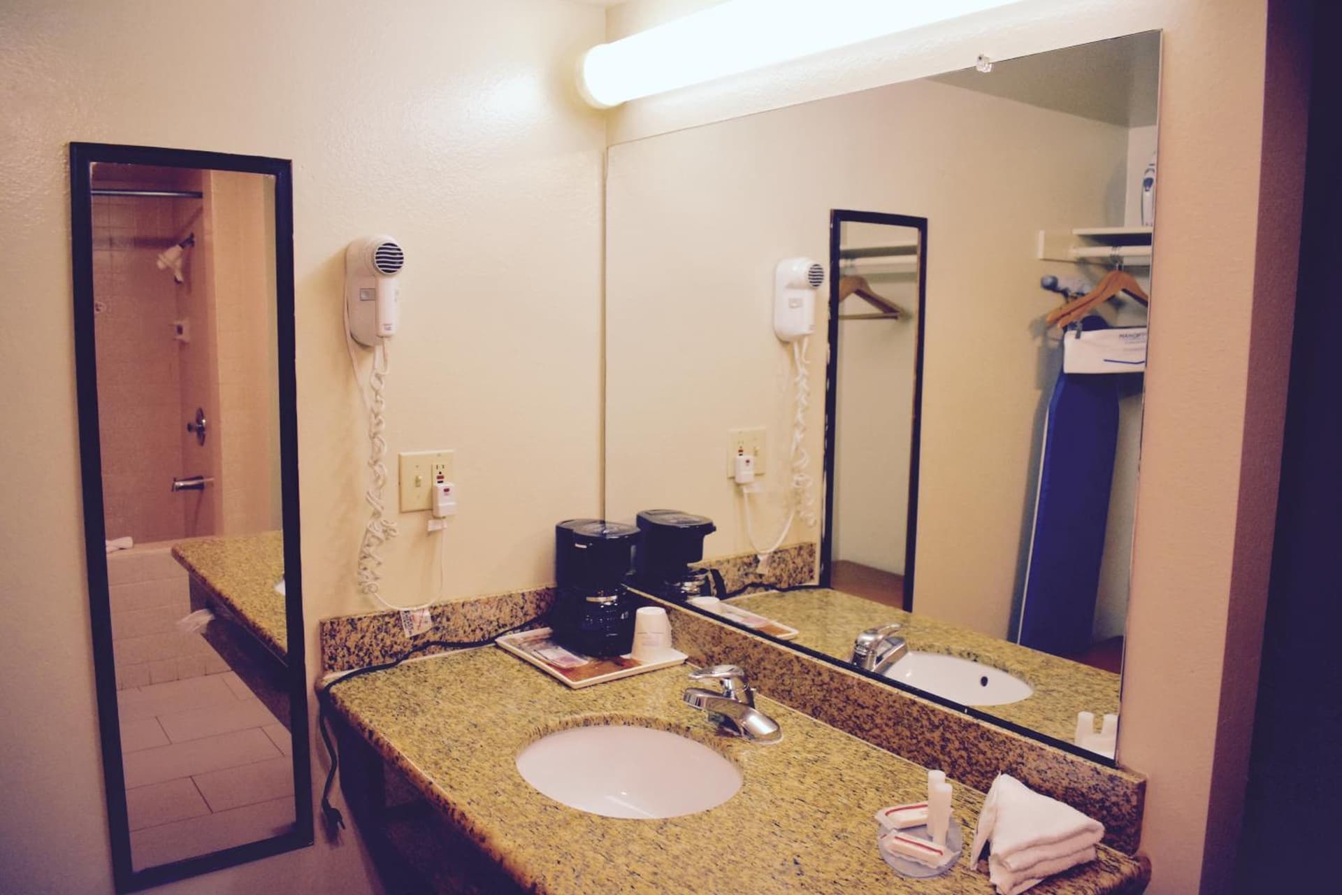 Days Inn by Wyndham Anaheim Near the Park gallery photo in Anaheim, CA — image 13