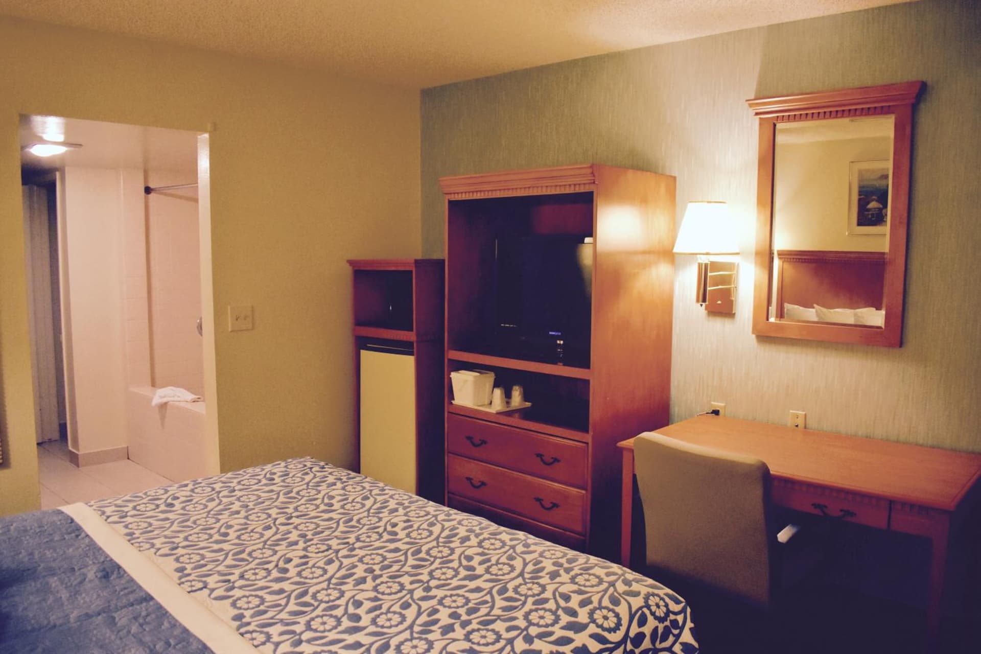 Days Inn by Wyndham Anaheim Near the Park gallery photo in Anaheim, CA — image 32