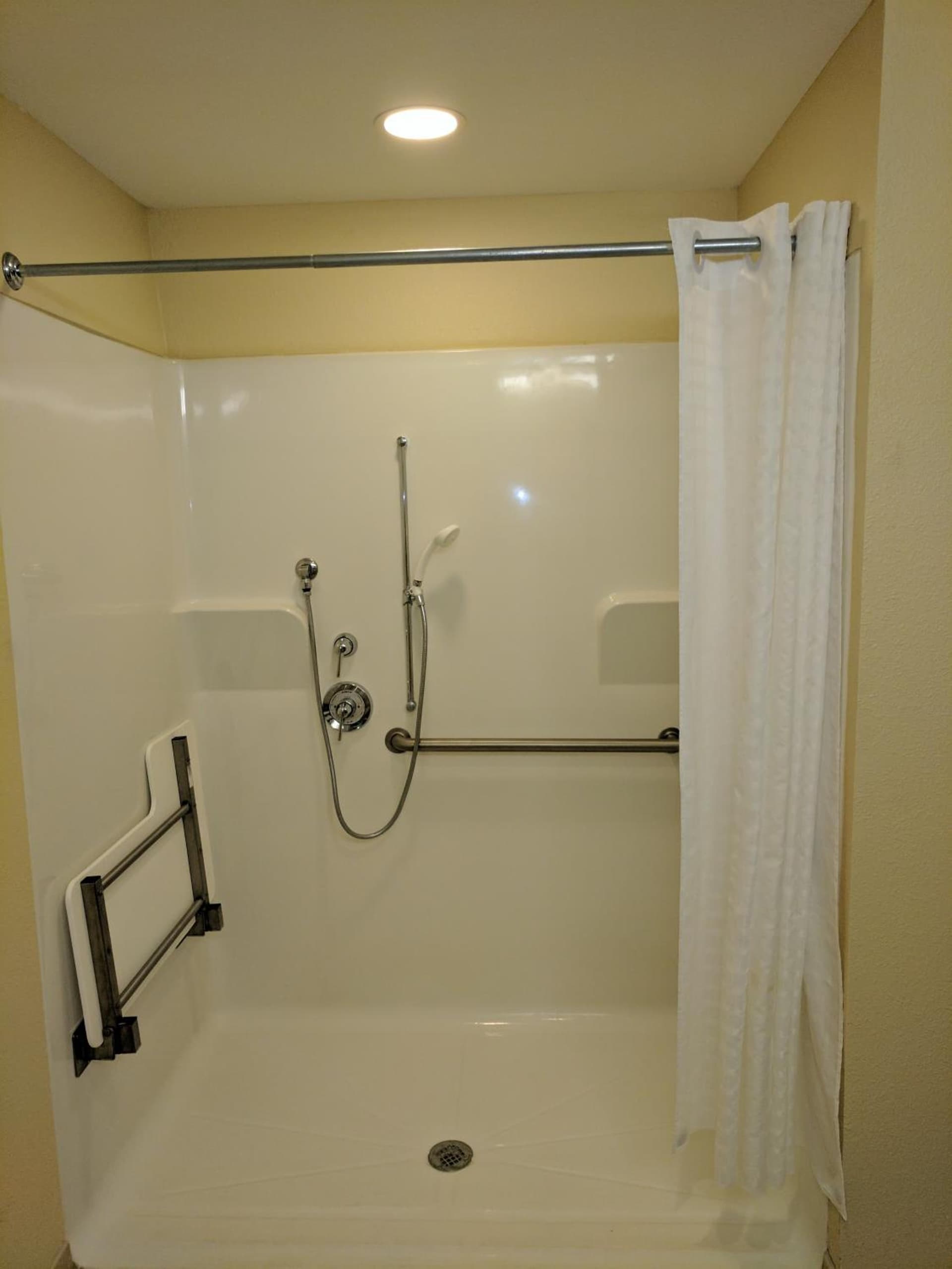 Country Inn & Suites by Radisson, Tallahassee-University Area, FL gallery photo in Tallahassee, FL — image 9