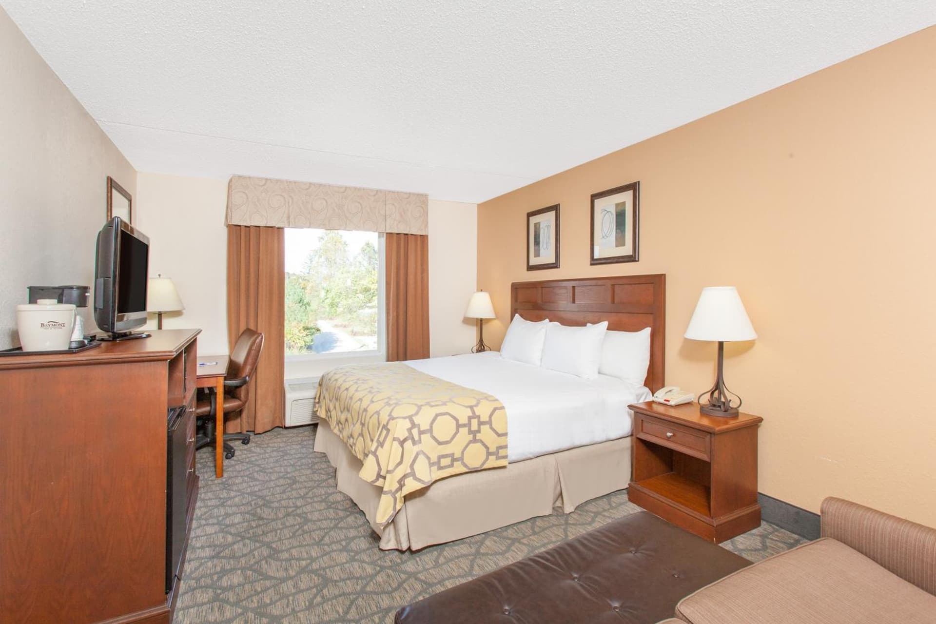 Baymont by Wyndham Branson - On the Strip property views in Branson, MO — gallery photo 3