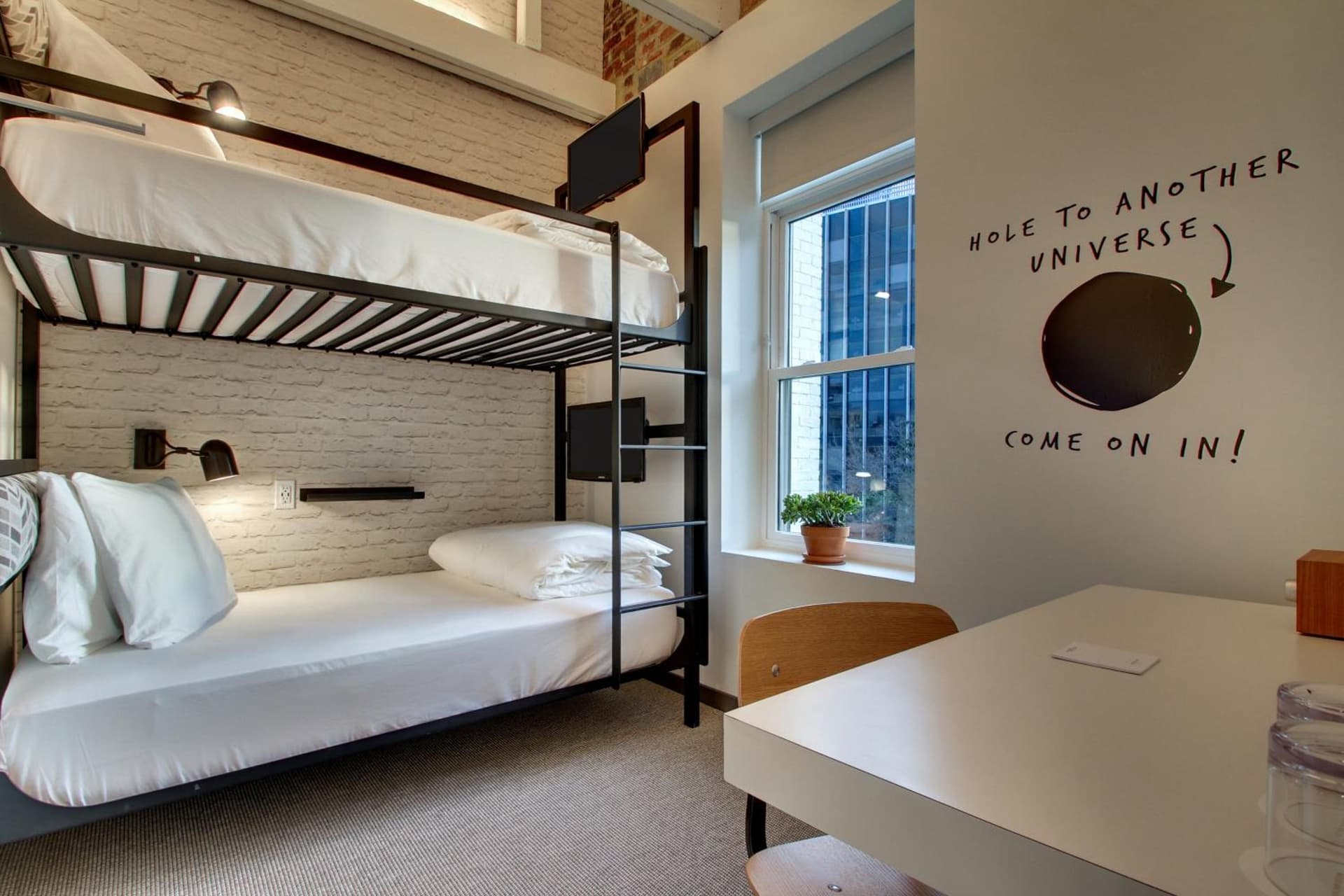 Hotel Hive gallery photo in Washington, DC — image 7