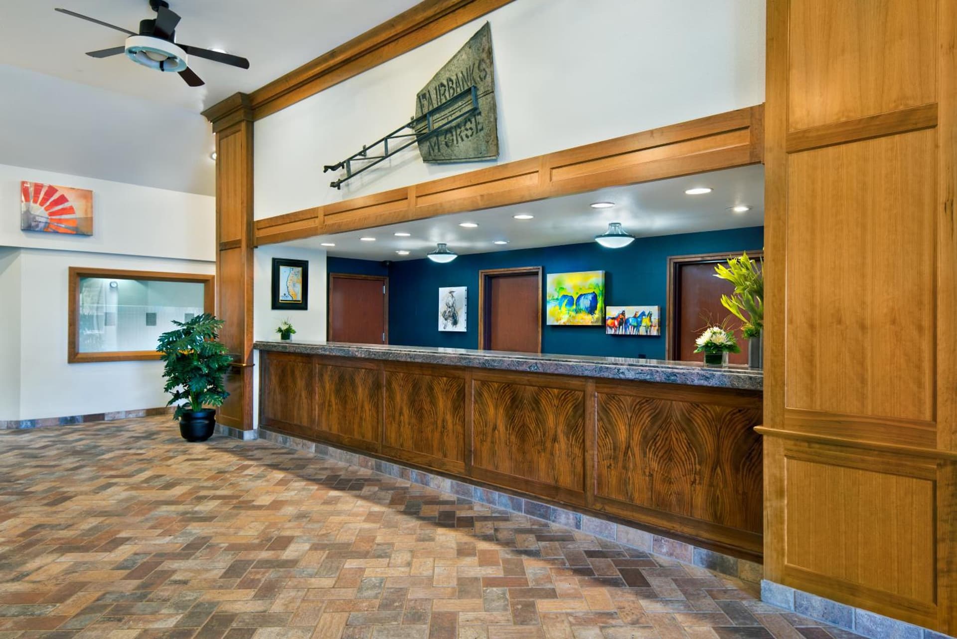 Oxford Suites Hermiston interior in Hermiston, OR — gallery photo 2