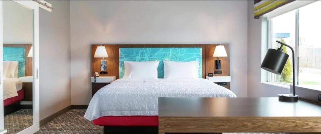 Hampton Inn & Suites Howell interior in Howell, MI — gallery photo 2
