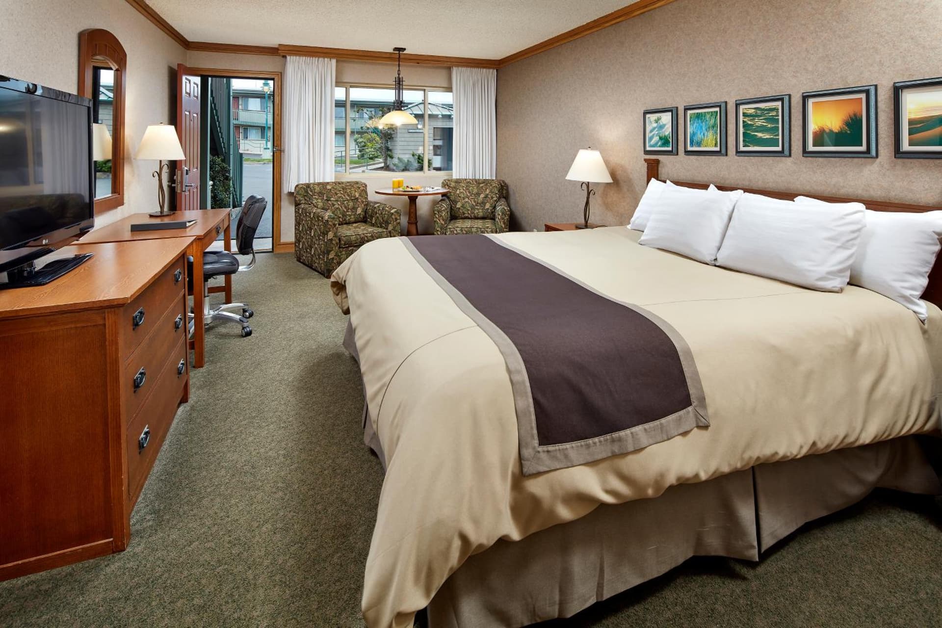 Cavalier Oceanfront Resort property views in San Simeon, CA — gallery photo 3