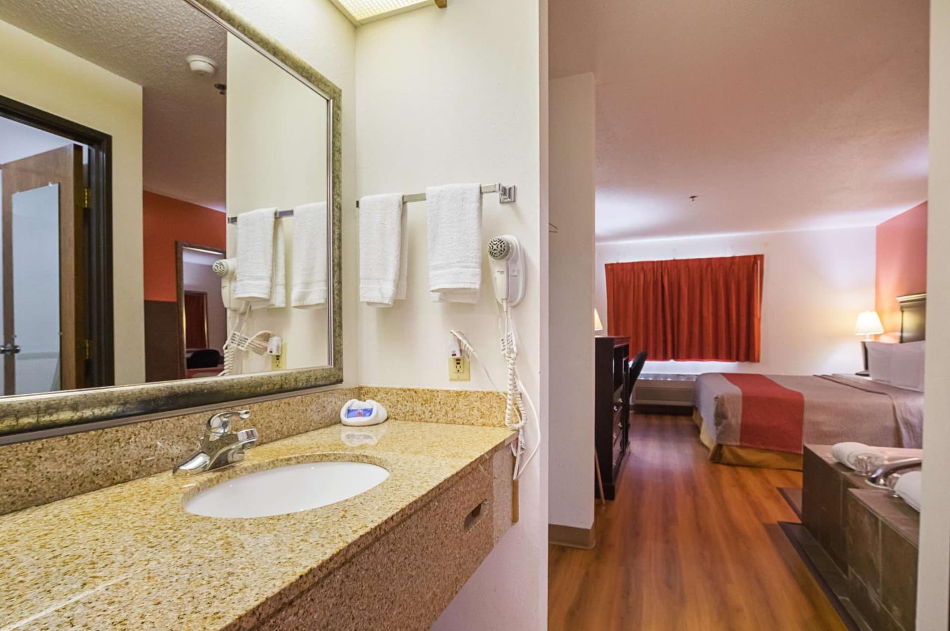 Motel 6-Waterloo, IA - Crossroads Mall - Cedar Falls gallery photo in Waterloo, IA — image 14