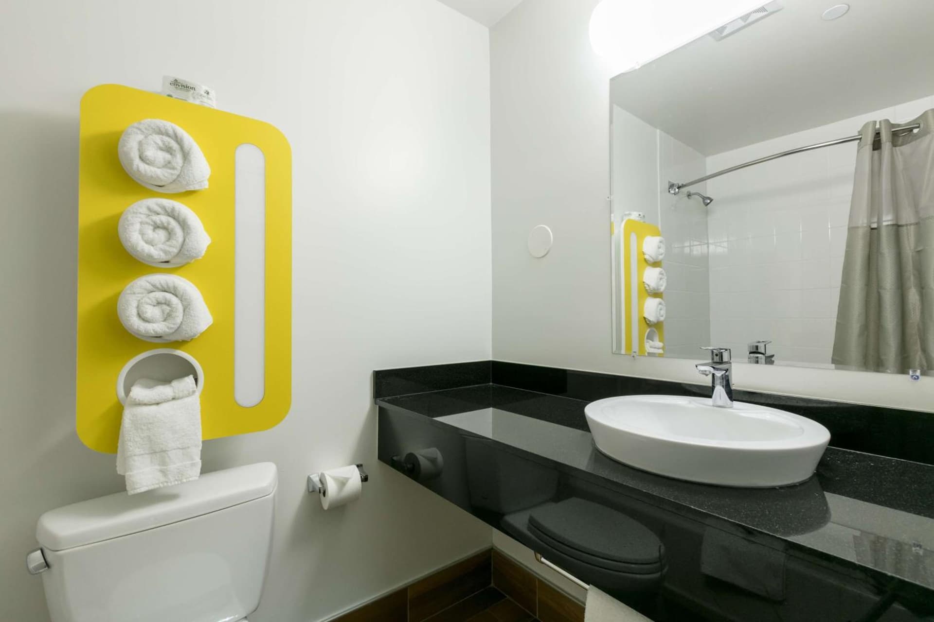 Feather Factory Hotel gallery photo in Queens, NY — image 41