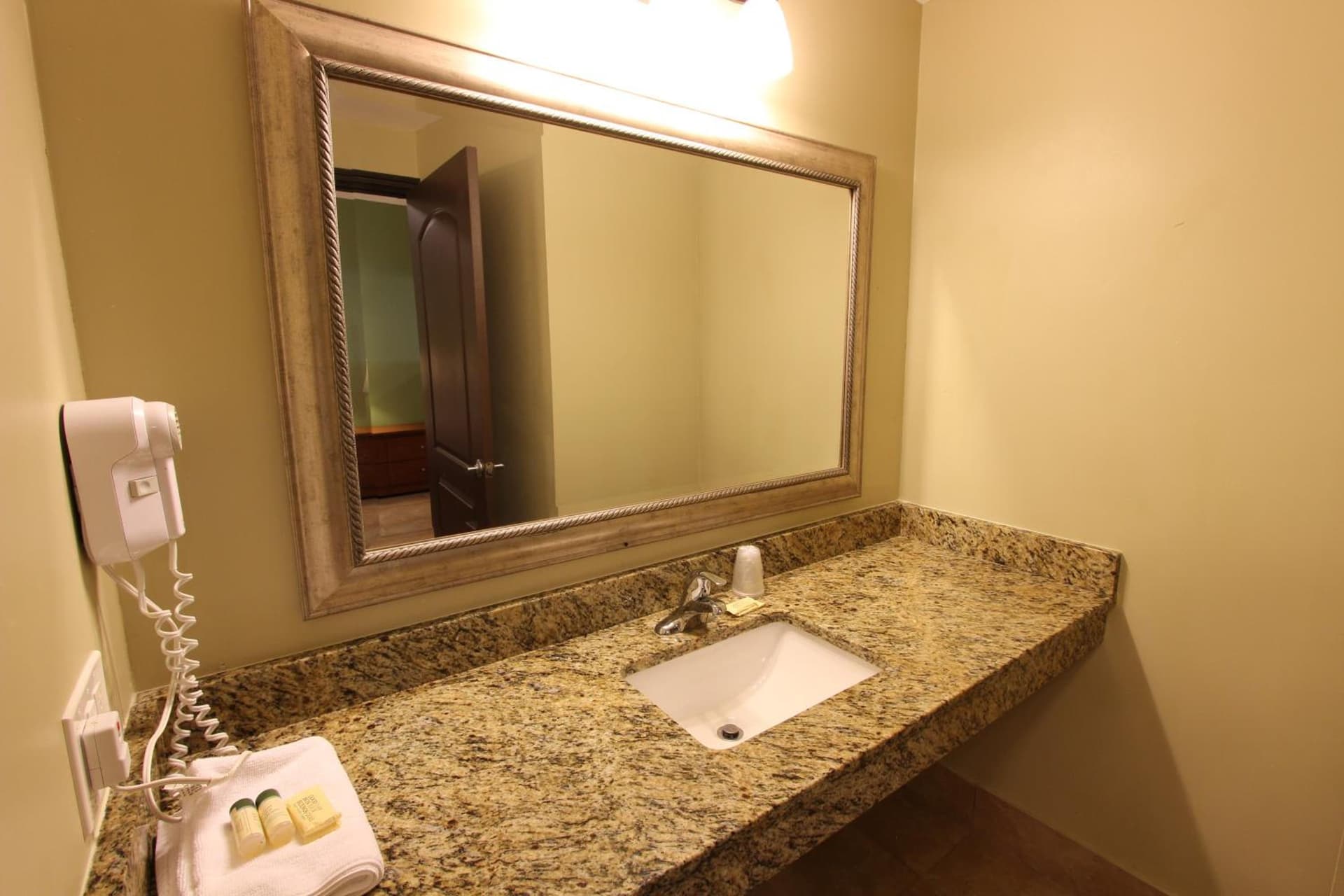 Oceans Beach Resort & Suites gallery photo in Pompano Beach, FL — image 83