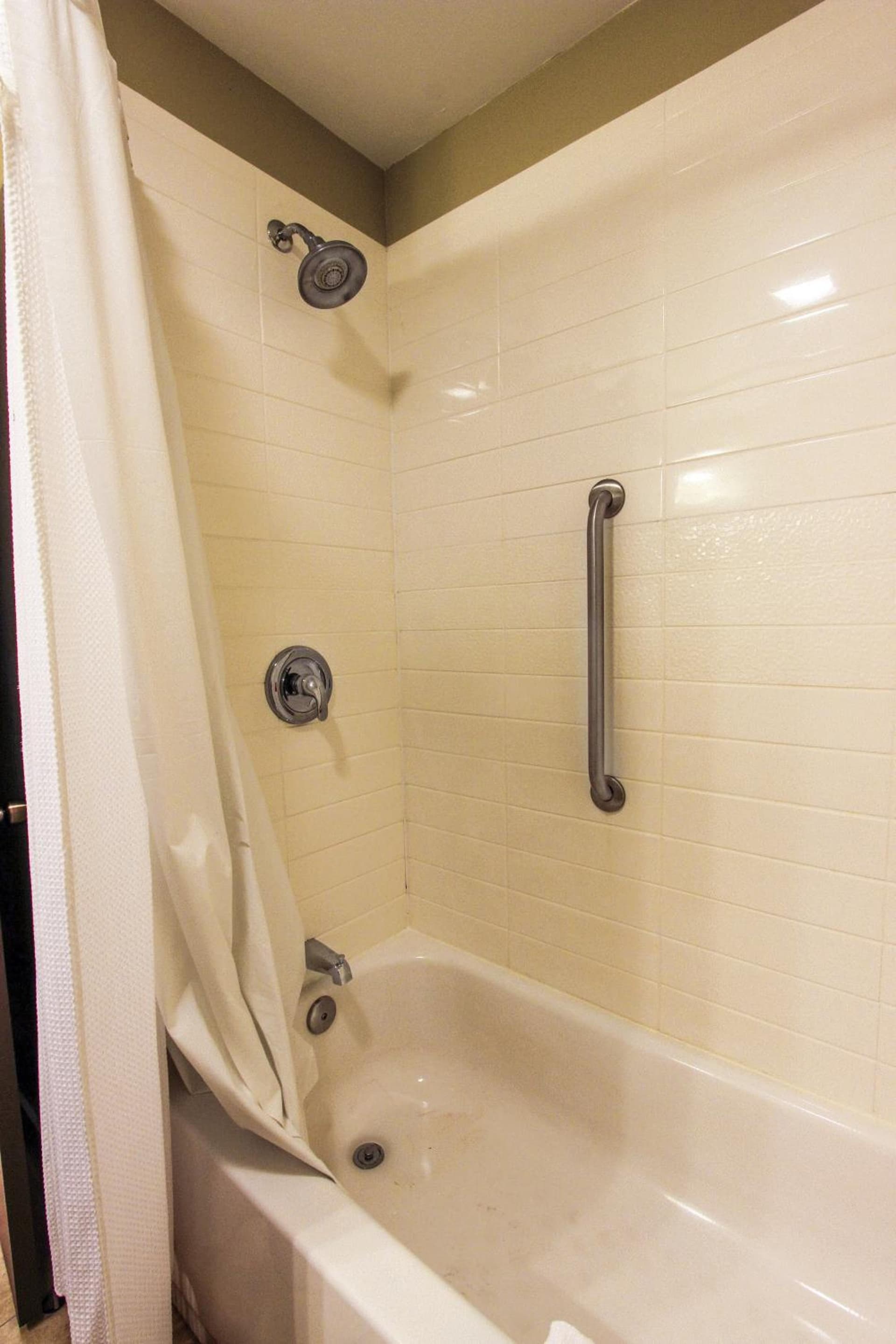 Oceans Beach Resort & Suites gallery photo in Pompano Beach, FL — image 48
