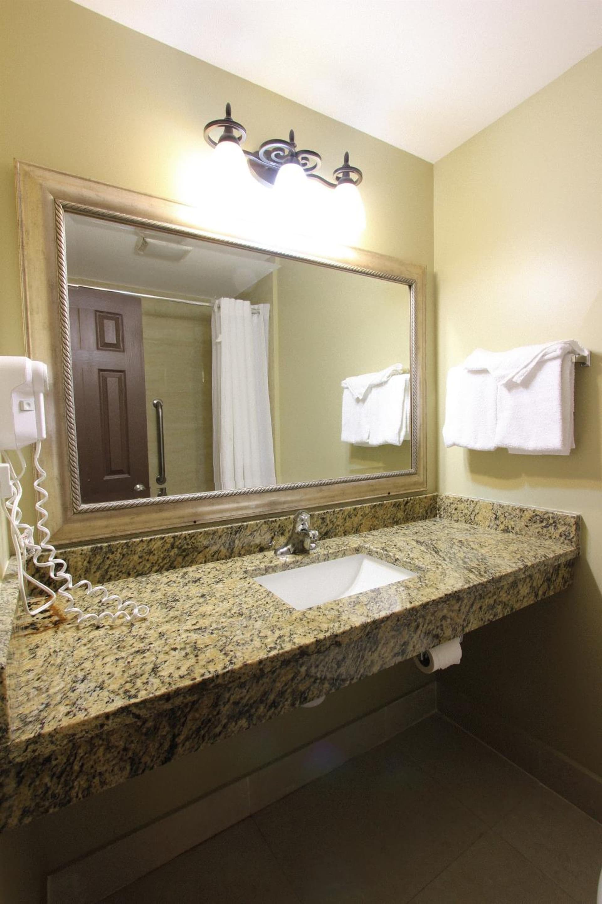 Oceans Beach Resort & Suites gallery photo in Pompano Beach, FL — image 15
