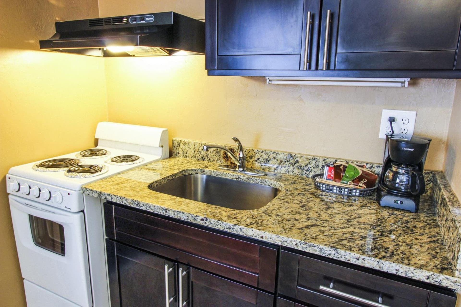 Oceans Beach Resort & Suites gallery photo in Pompano Beach, FL — image 18