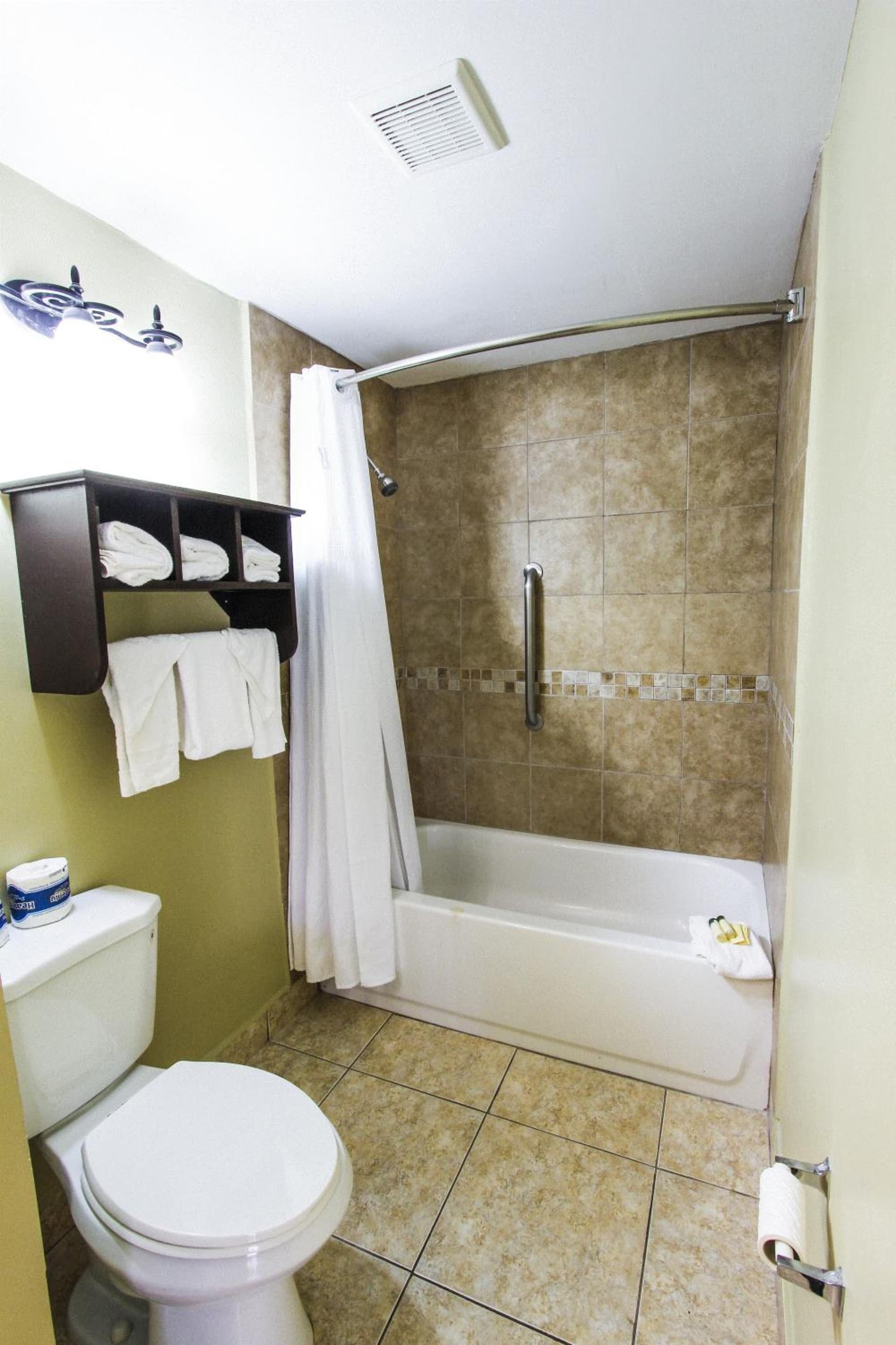 Oceans Beach Resort & Suites gallery photo in Pompano Beach, FL — image 86
