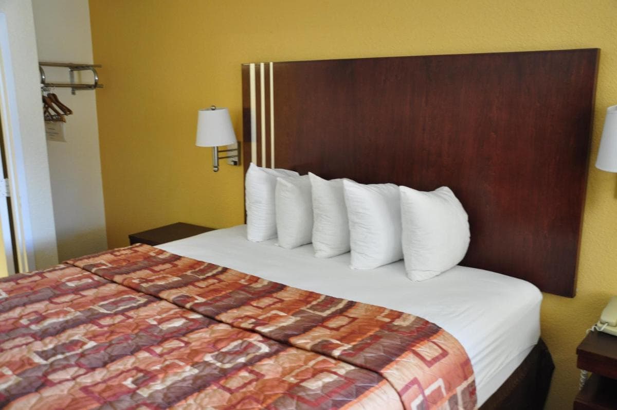 Motel 6-Little Rock, AR - Airport interior in Little Rock, AR — gallery photo 2