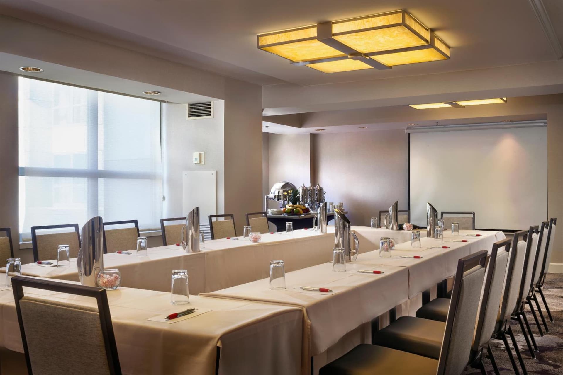 Chicago Marriott Suites Deerfield gallery photo in Deerfield, IL — image 4