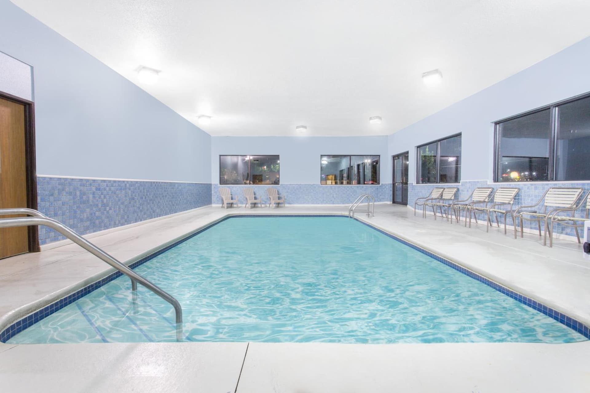 Days Inn & Suites by Wyndham Waterloo gallery photo in Waterloo, IA — image 21