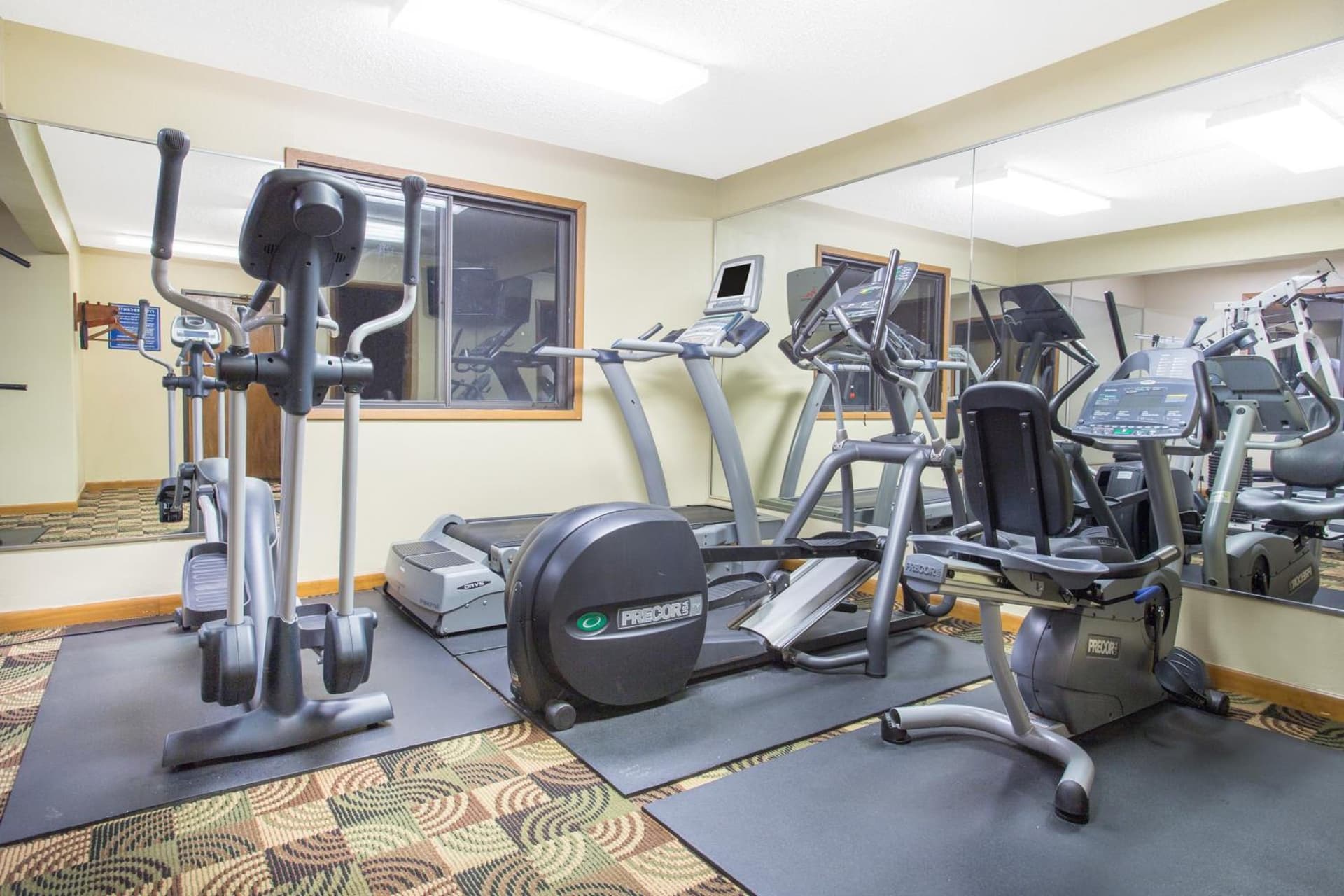 Days Inn & Suites by Wyndham Waterloo gallery photo in Waterloo, IA — image 33