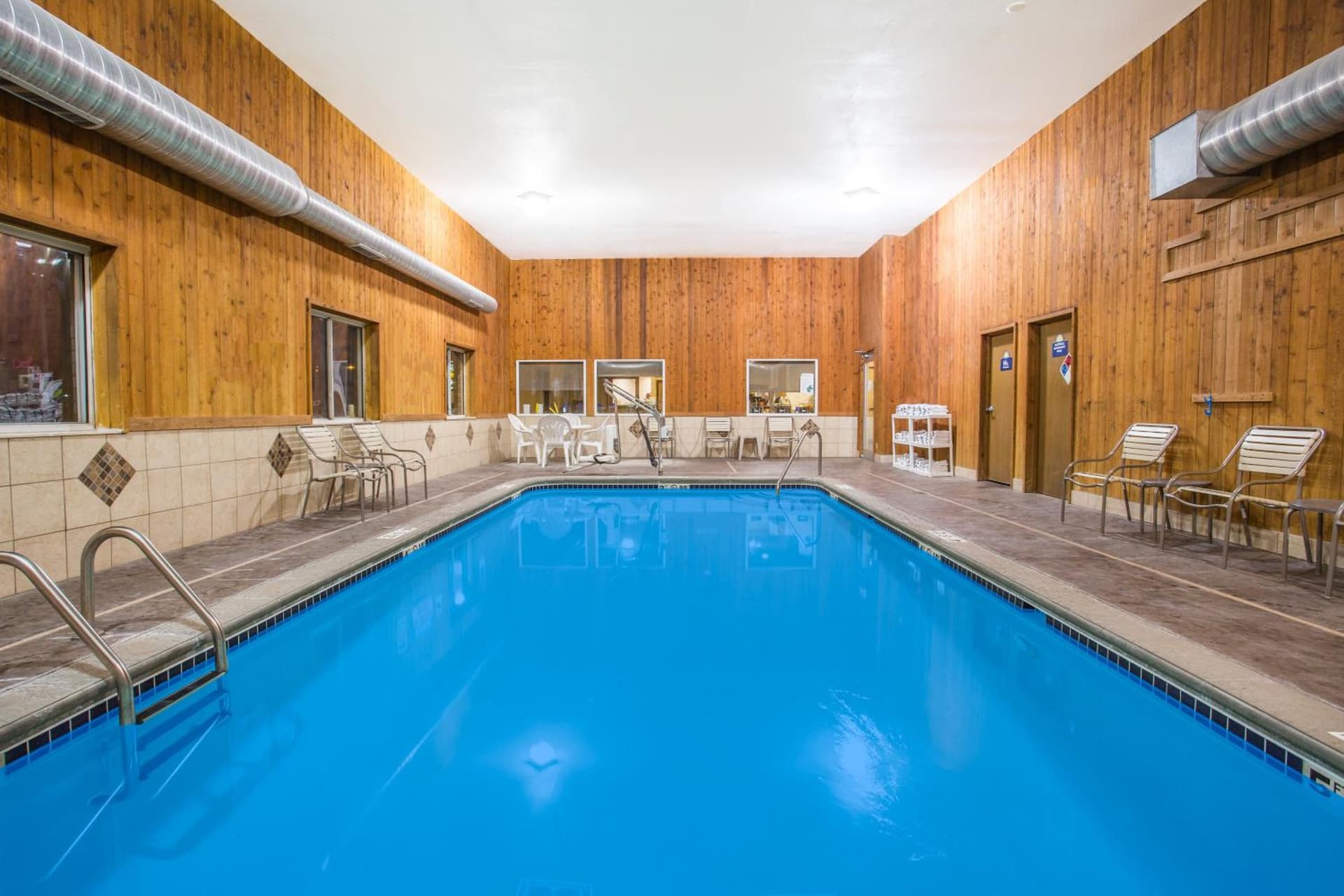 Days Inn by Wyndham Evansdale Waterloo gallery photo in Evansdale, IA — image 24