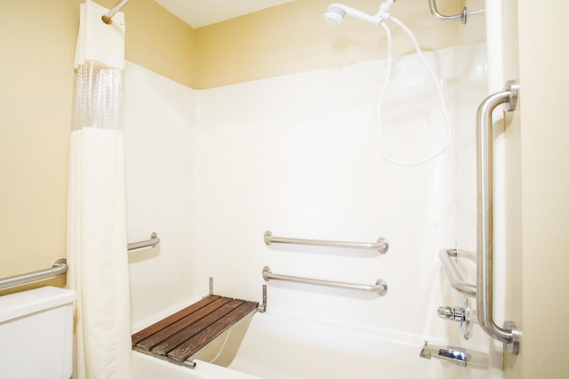 Days Inn by Wyndham Evansdale Waterloo gallery photo in Evansdale, IA — image 19