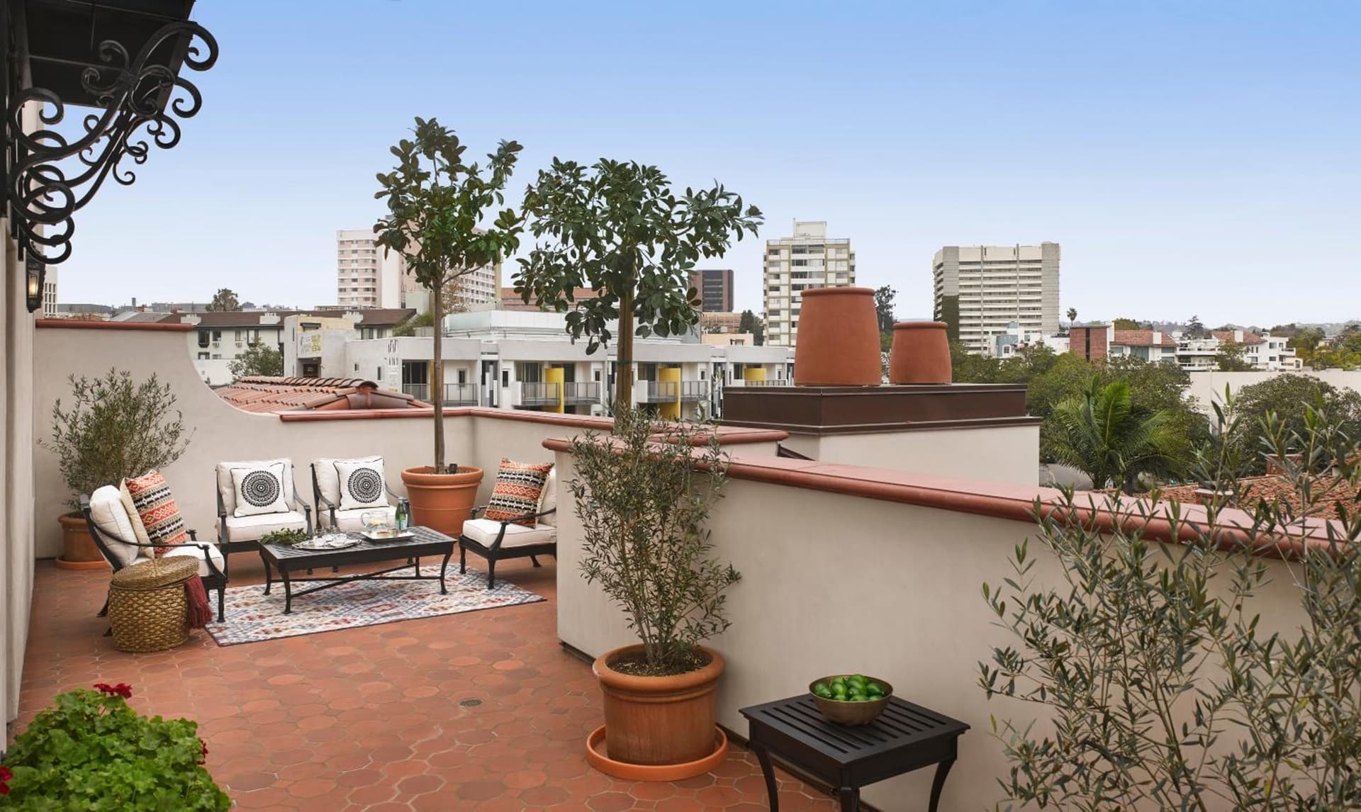 Plaza la Reina gallery photo in Los Angeles, CA — image 37