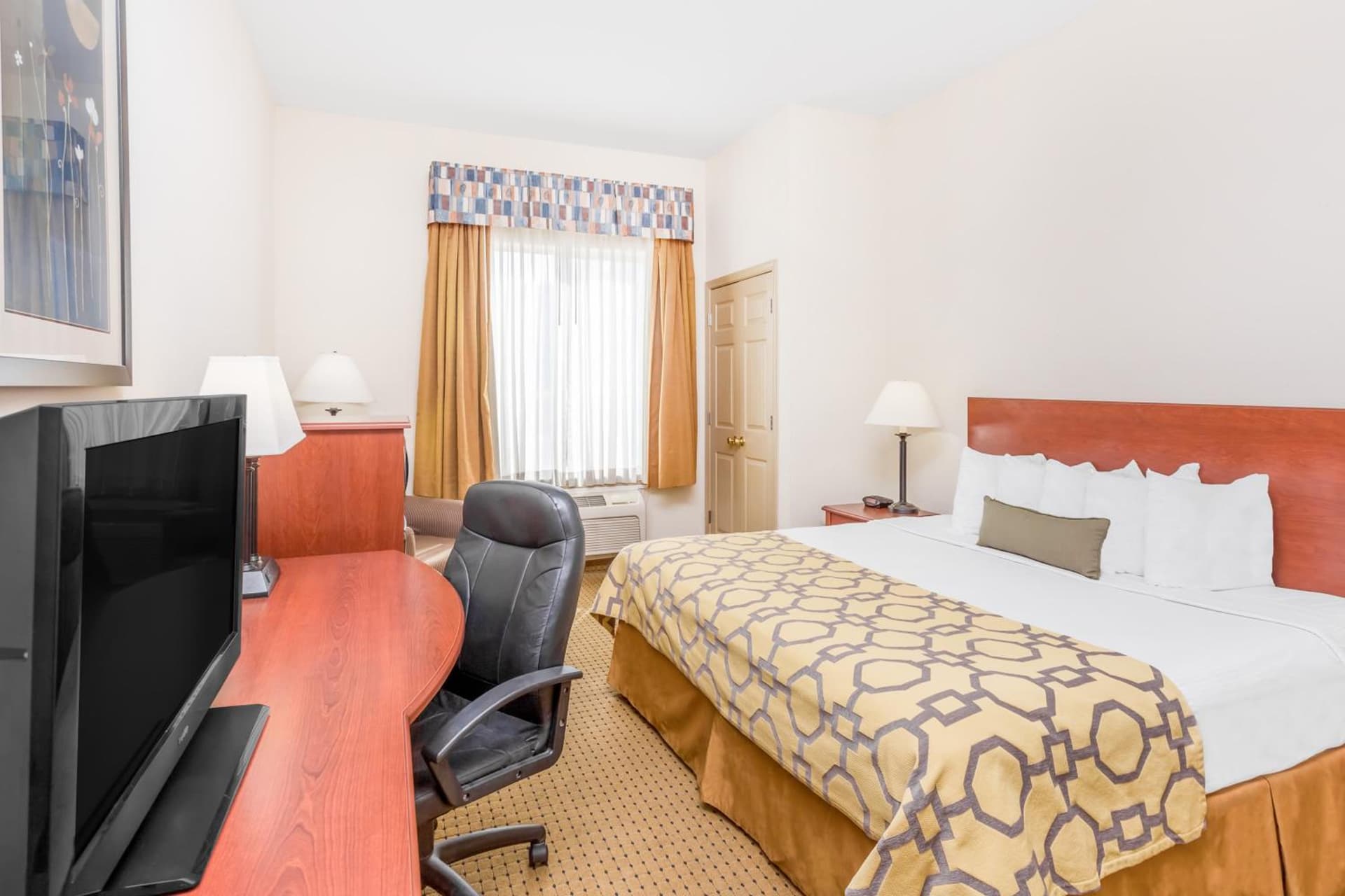 Baymont by Wyndham Cartersville interior in Cartersville, GA — gallery photo 2