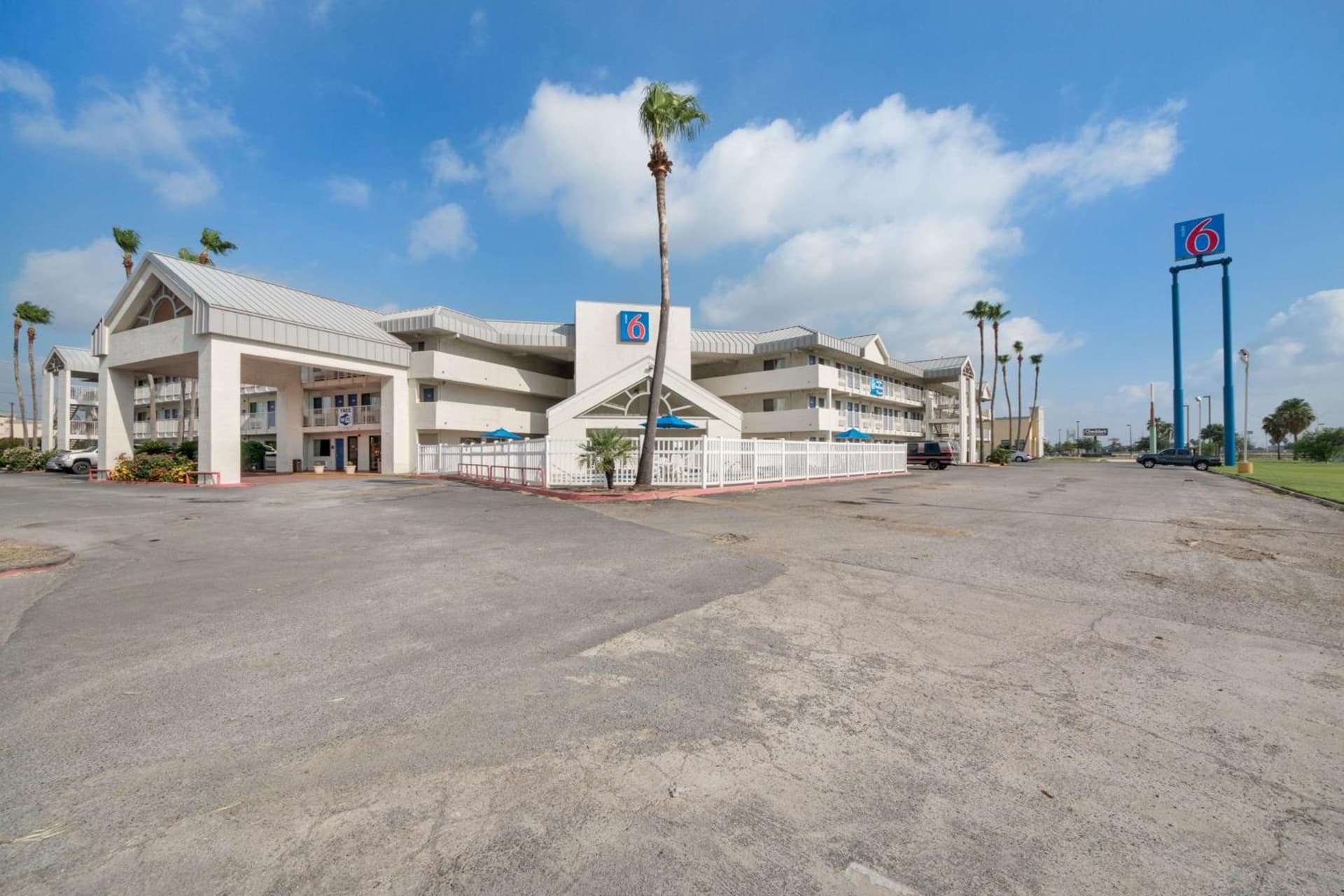 Motel 6-Brownsville, TX North gallery photo in Brownsville, TX — image 36