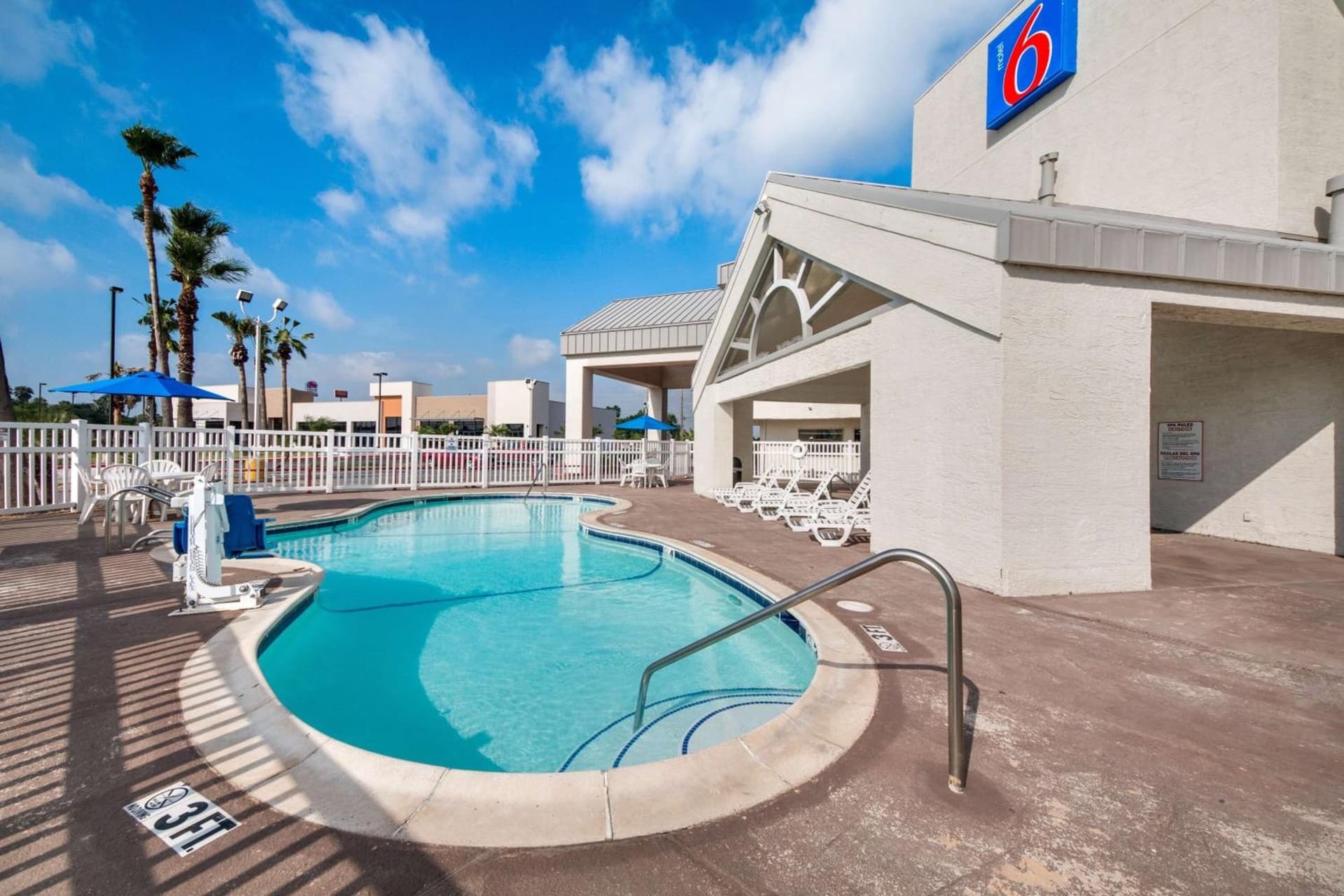 Motel 6-Brownsville, TX North gallery photo in Brownsville, TX — image 32
