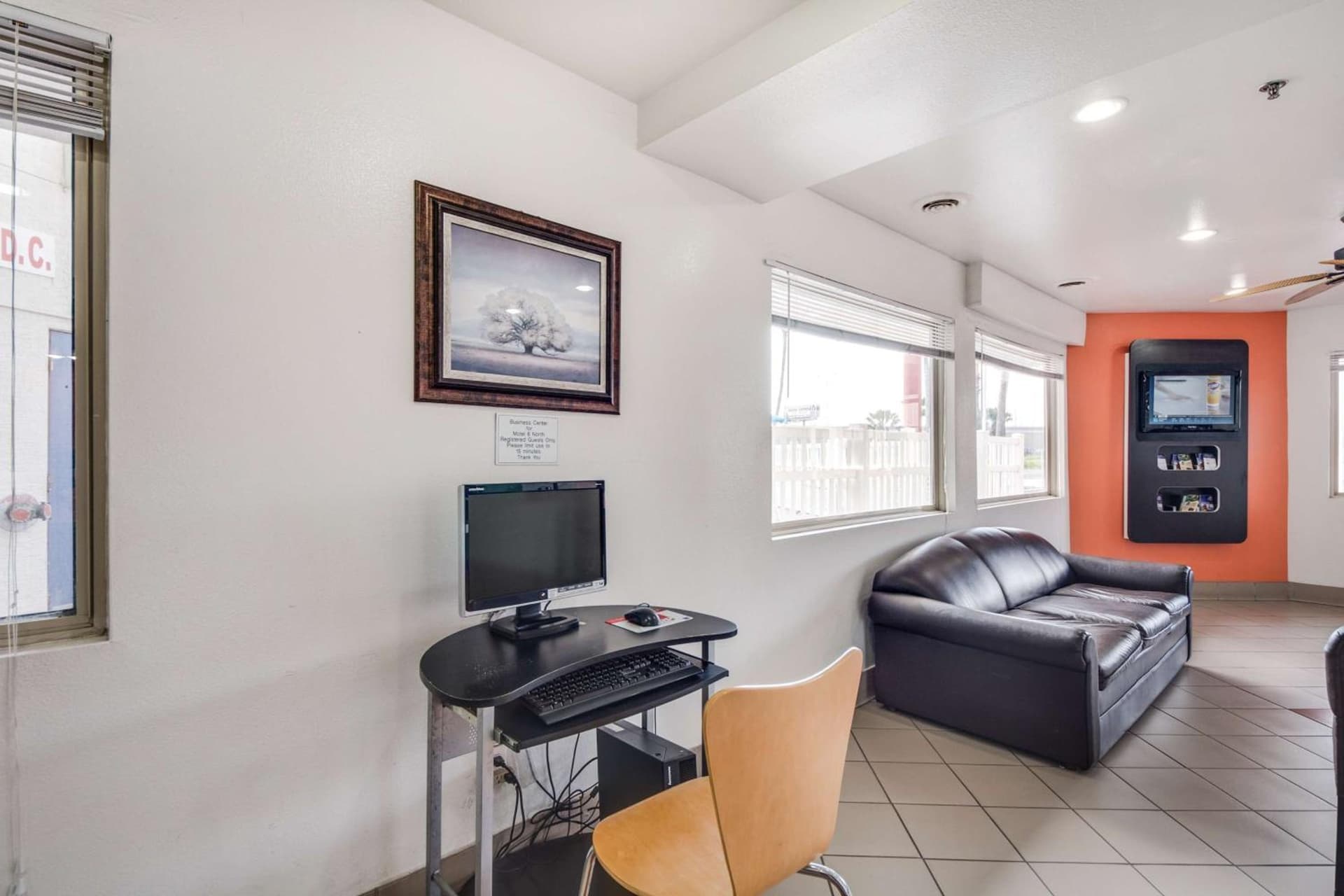 Motel 6-Brownsville, TX North gallery photo in Brownsville, TX — image 5