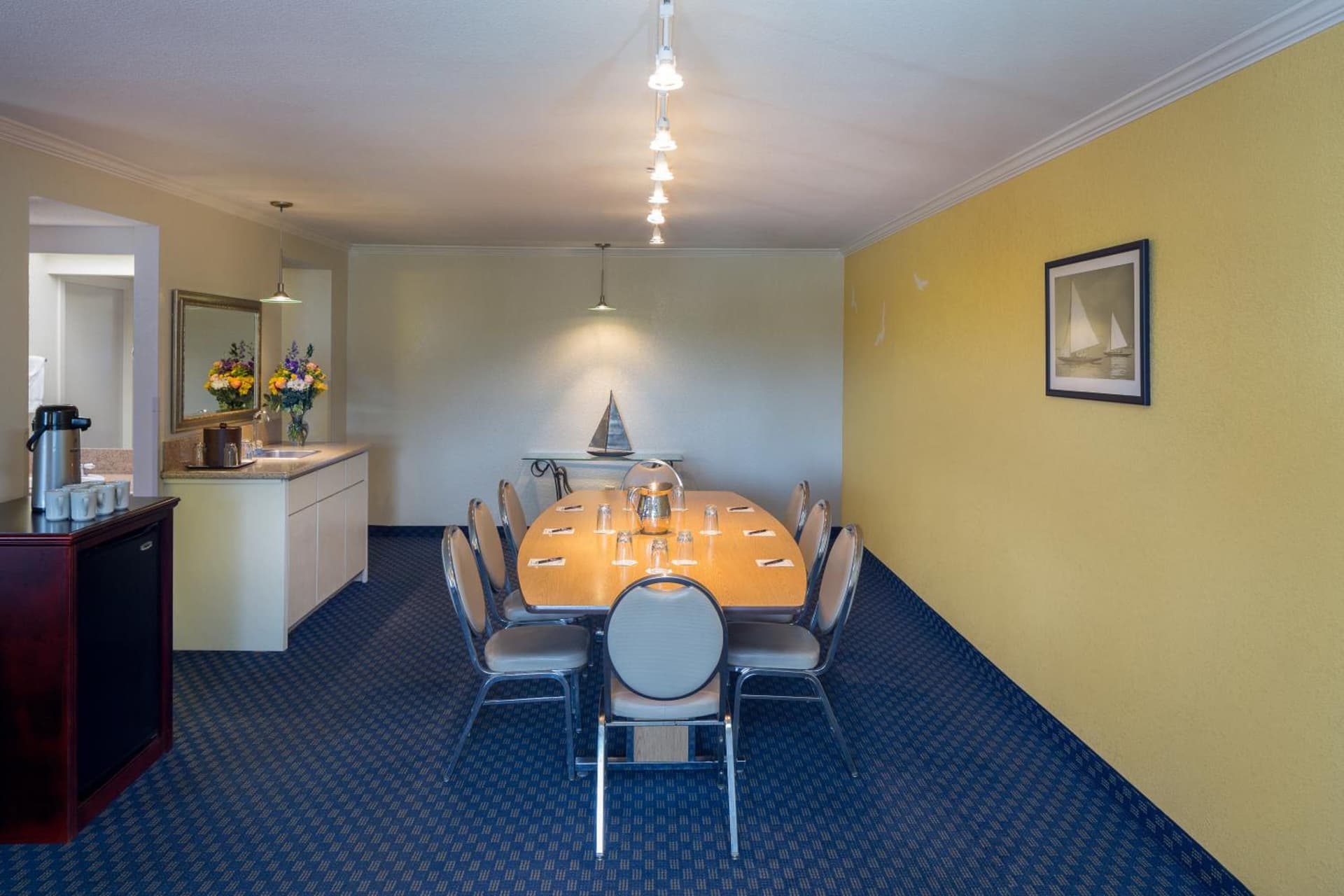 The Marina Inn on San Francisco Bay gallery photo in San Leandro, CA — image 39