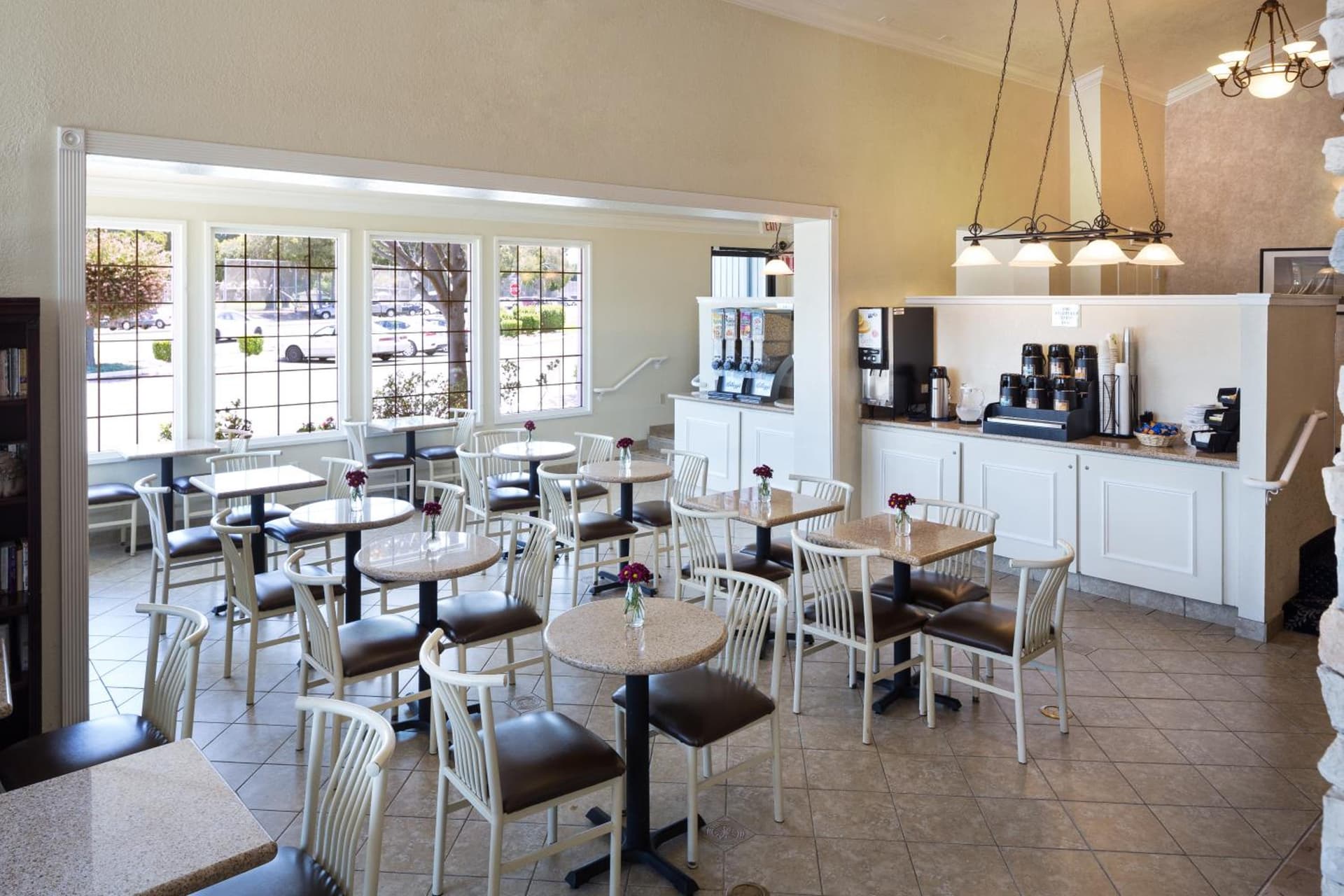 The Marina Inn on San Francisco Bay gallery photo in San Leandro, CA — image 31
