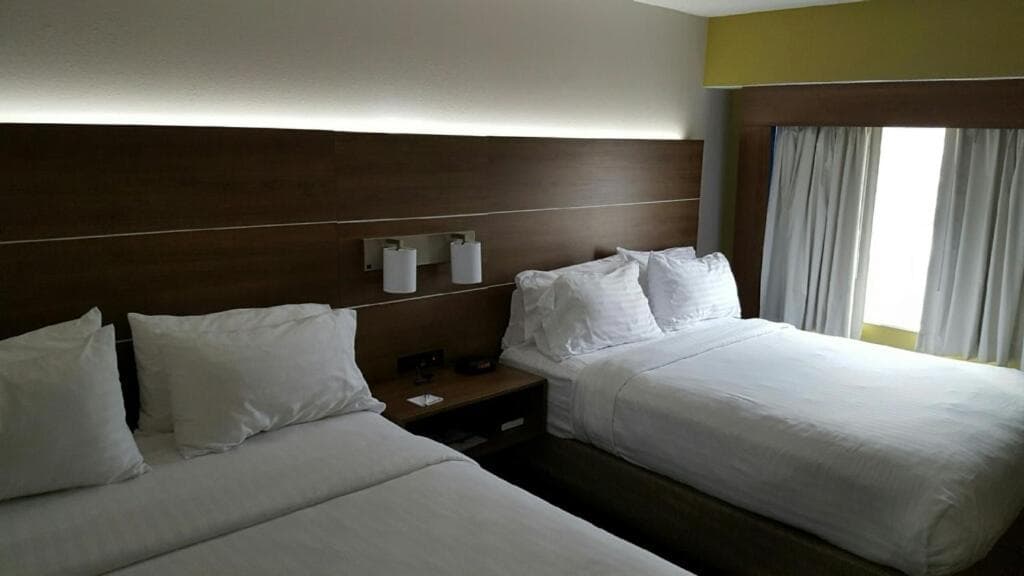 Holiday Inn Express Mount Pleasant- Scottdale by IHG interior in Mount Pleasant, PA — gallery photo 2