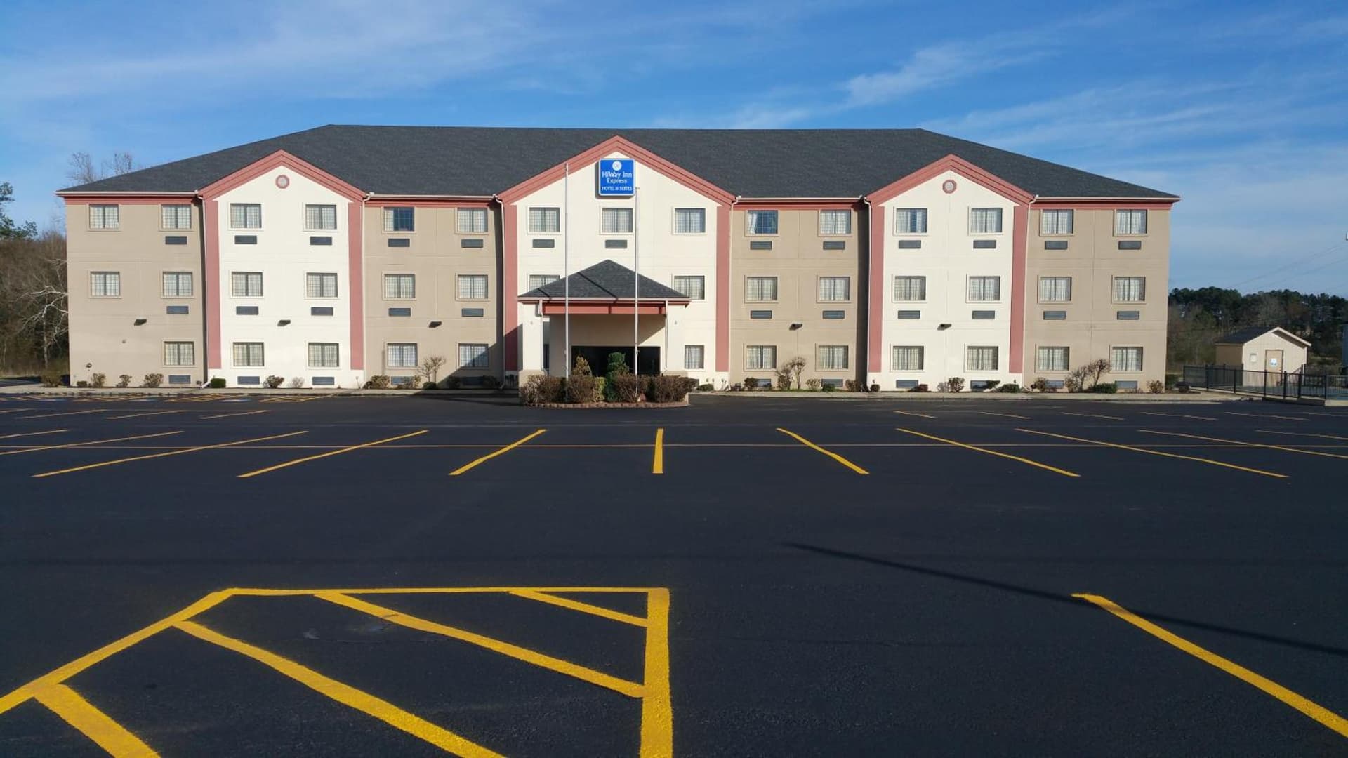 HiWay Inn Express of Broken Bow featured exterior or lobby in Broken Bow, OK — similar hotel